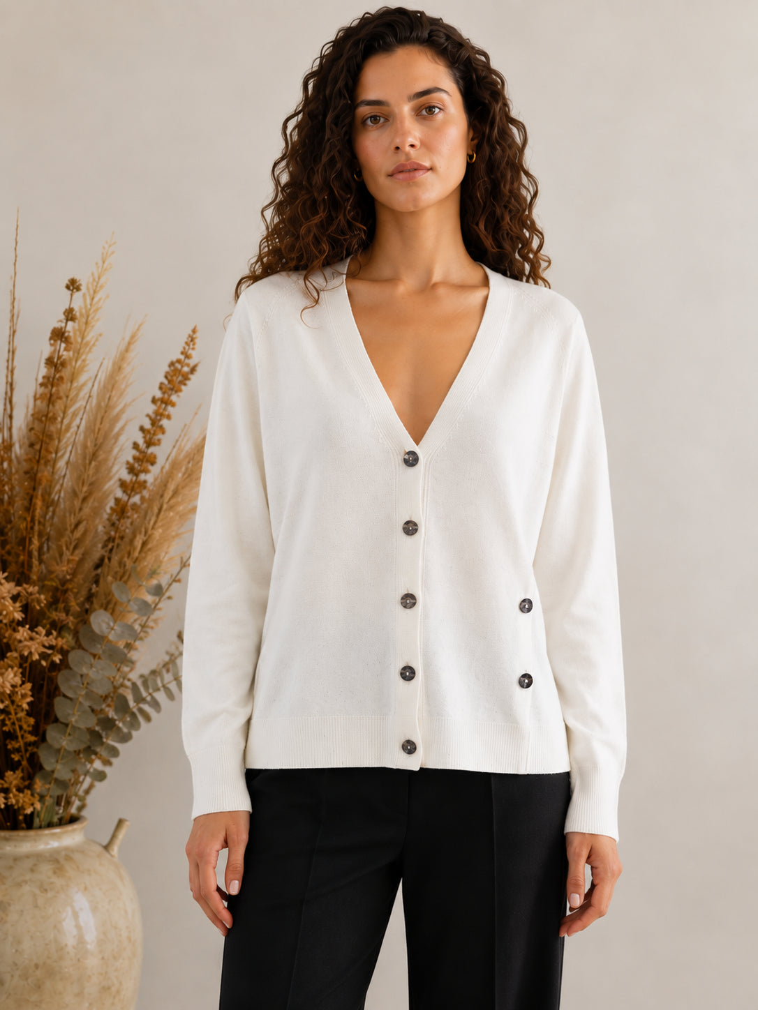 Cardigan pura lana abbottonatura asimmetrica - TENSIONE IN