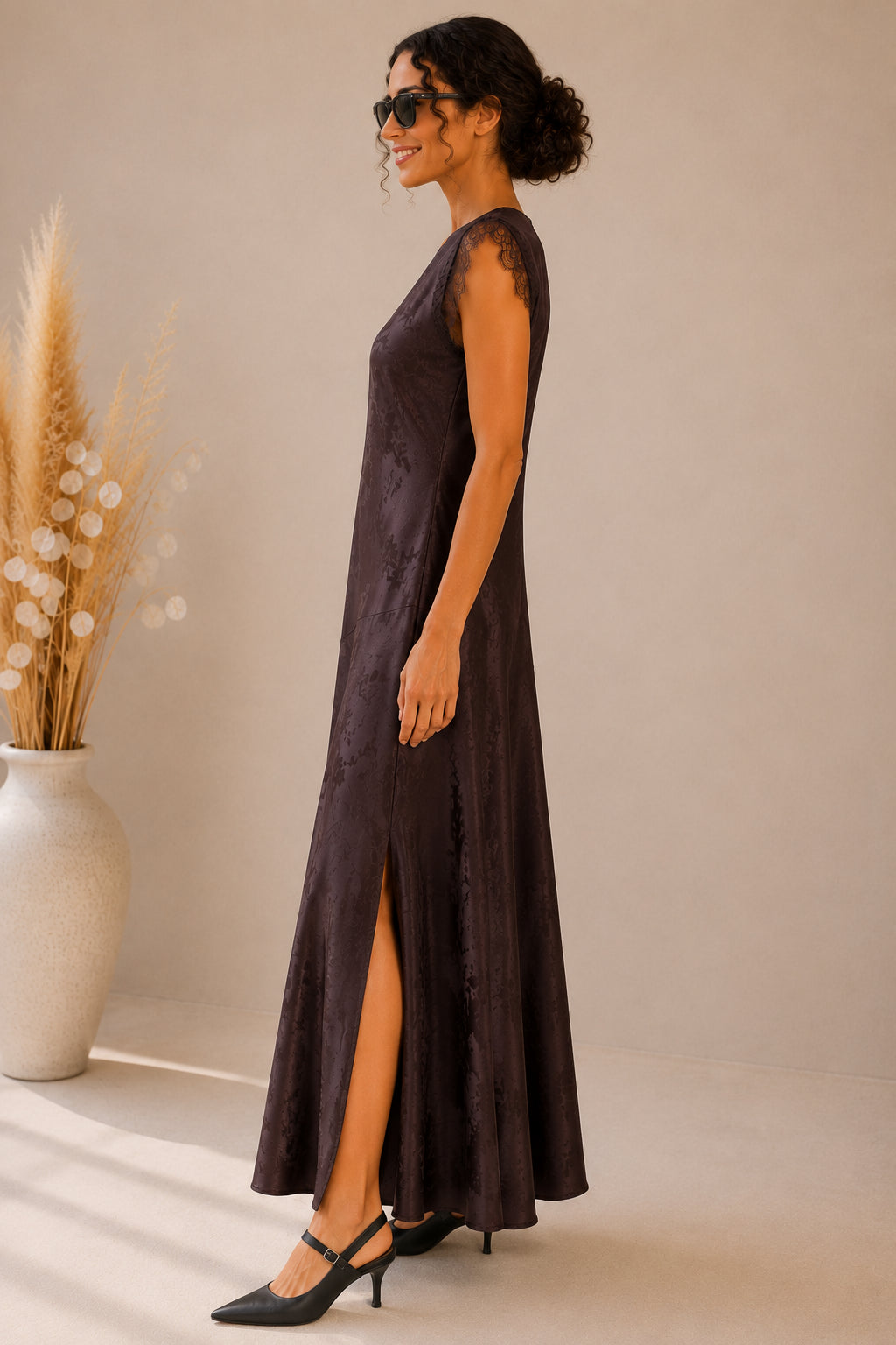 Abito lungo in raso jacquard con inserti in pizzo - VICOLO