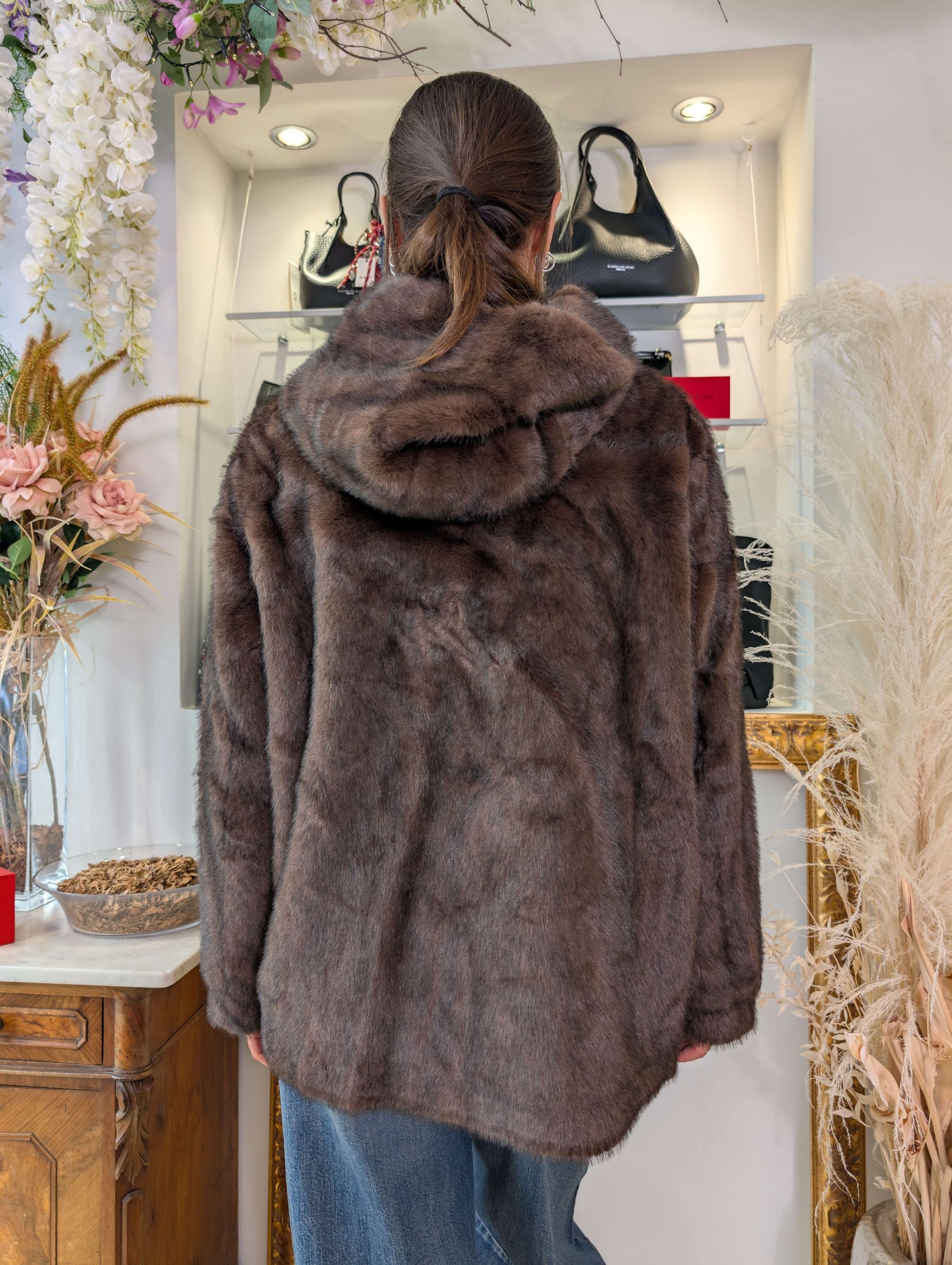 Pelliccia - LOLA by Sandro Ferrone