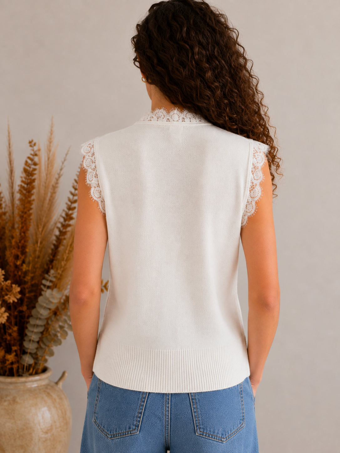 Gilet in pura lana con pizzo - TENSIONE IN