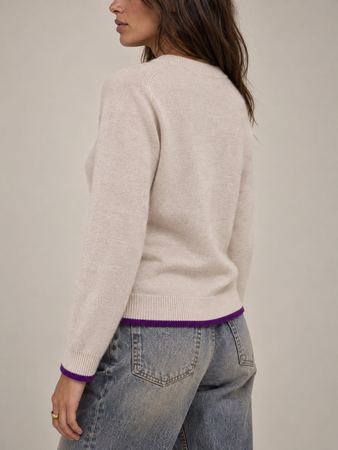 Maglia girocollo in lana e cashmere con bordino a contrasto - TENSIONE IN