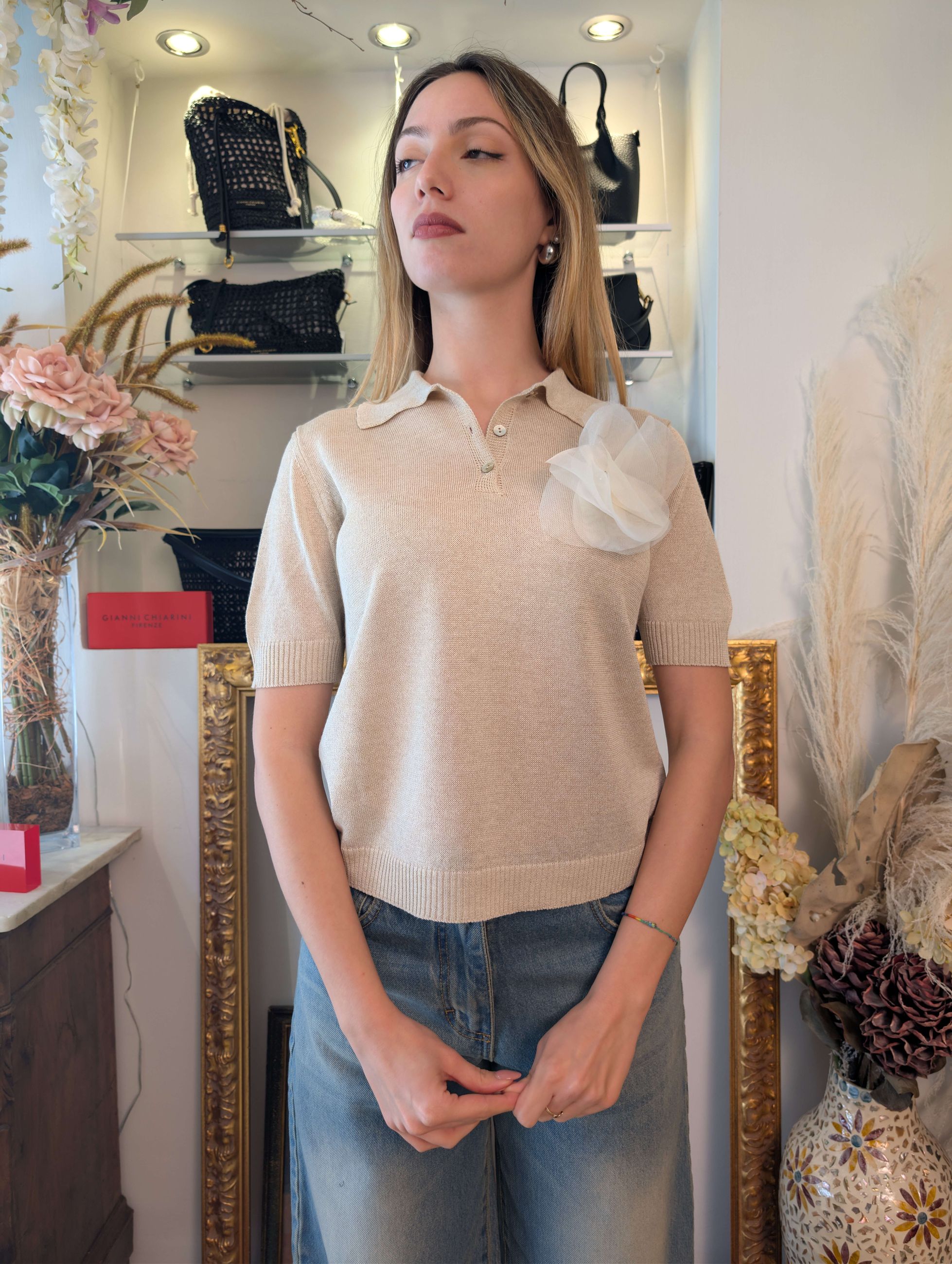 Polo in lurex con spilla - TENSIONE IN