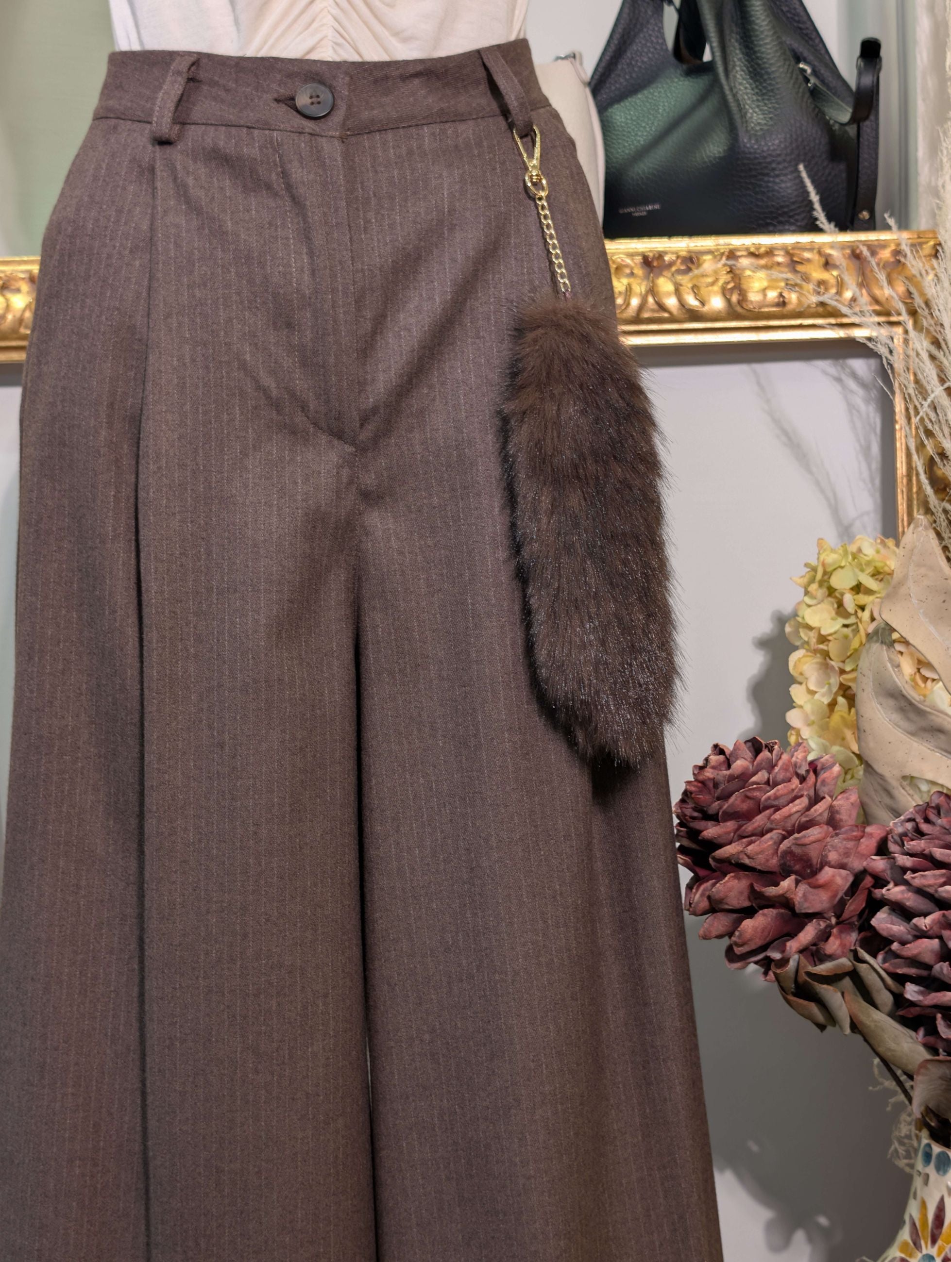 Panta palazzo gessato con coda pelliccia - HAVE ONE