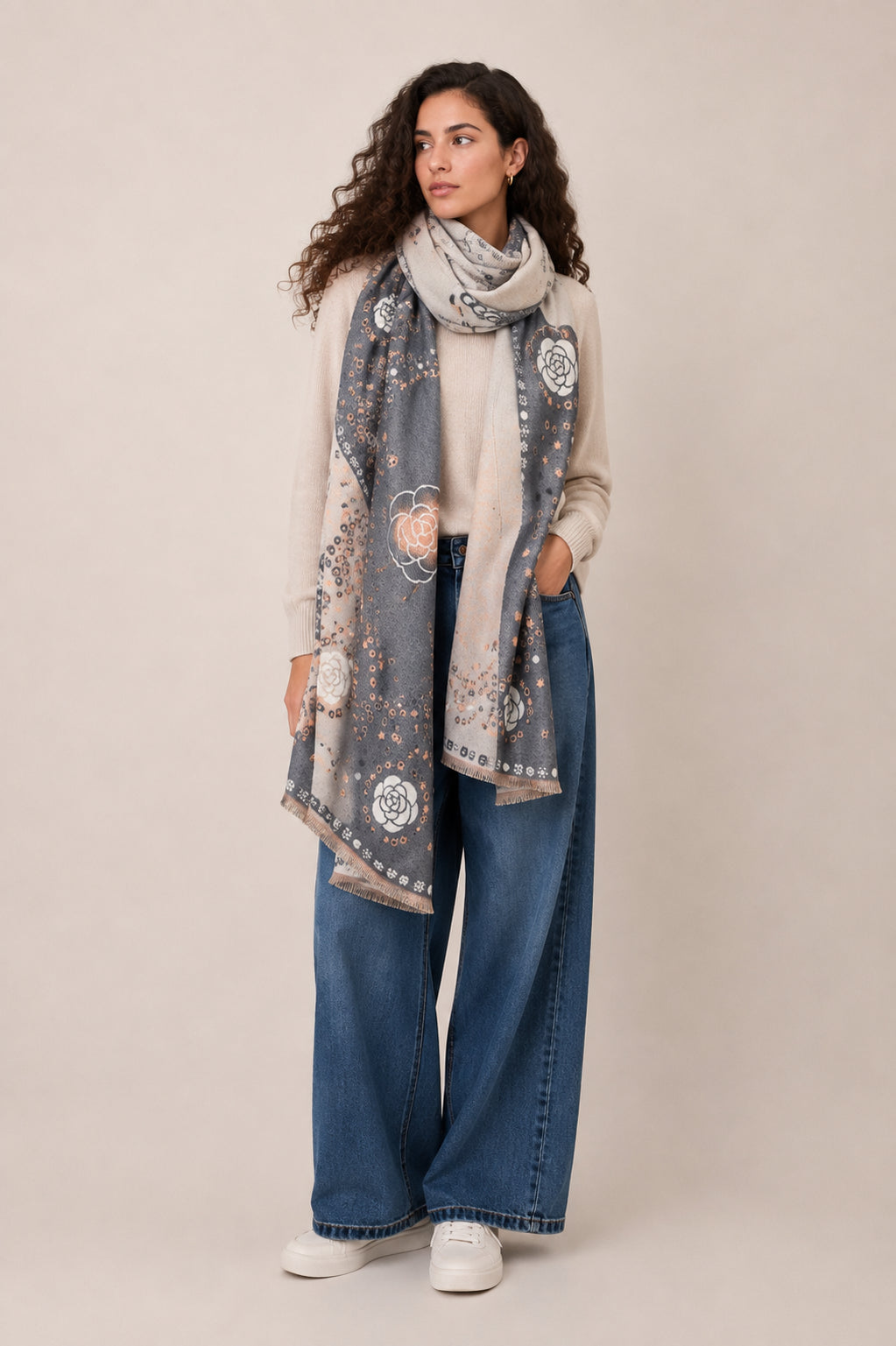 Maxi foulard con stampa floreale e geometrica - Sandro Ferrone