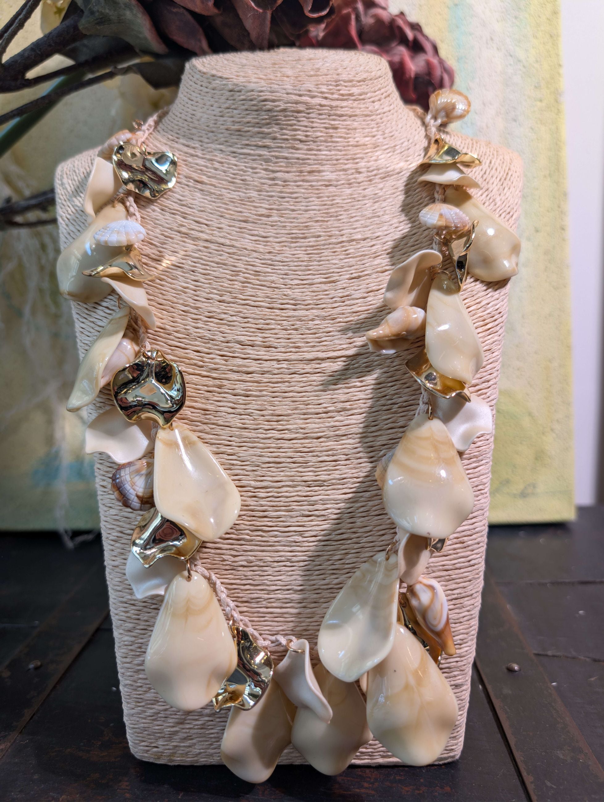 COLLANA LUNGA CON ELEMENTI PETALI RESINA AVORIO - NALI'