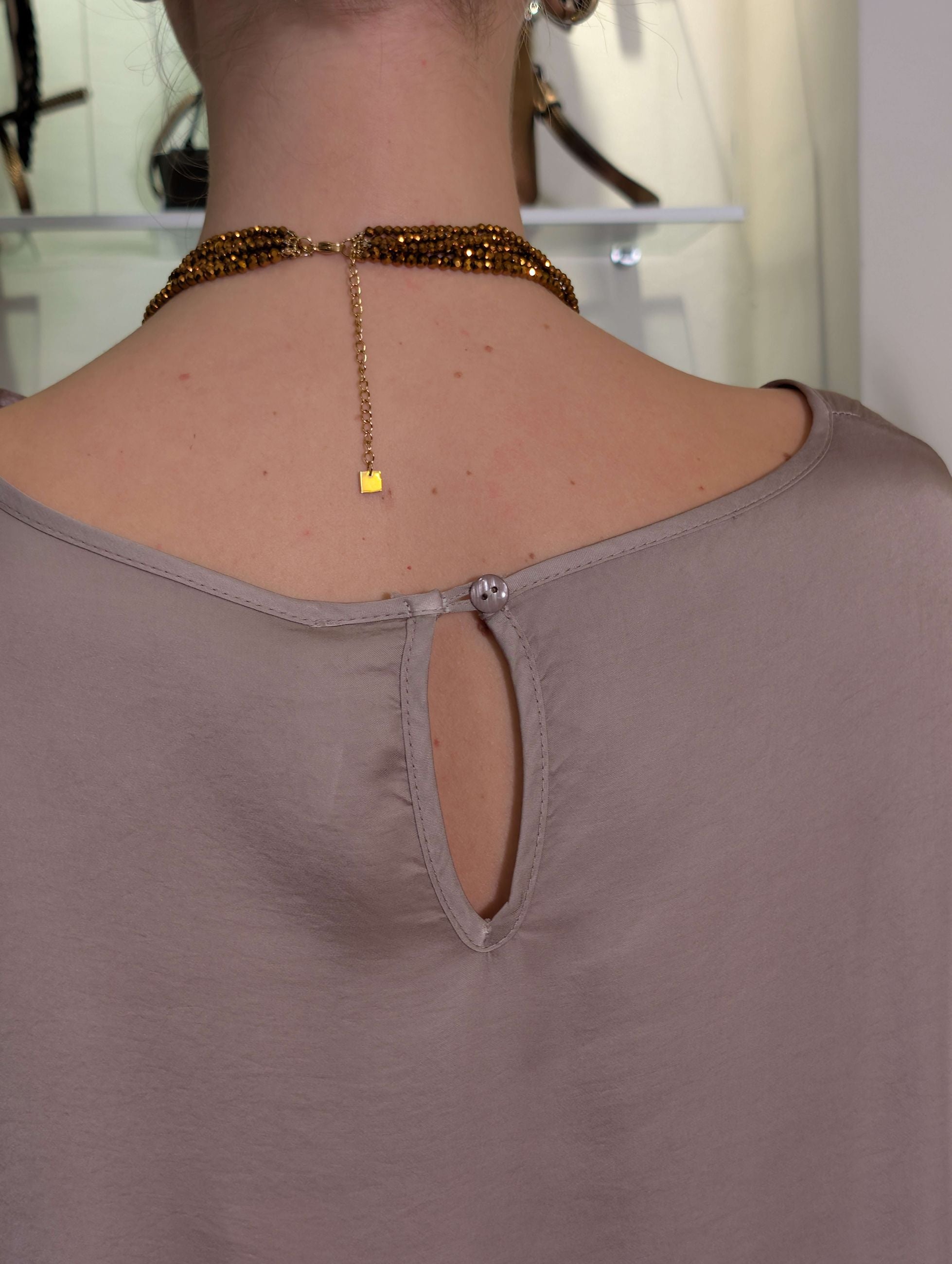 Blusa oversize in raso di viscosa con balza - TENSIONE IN