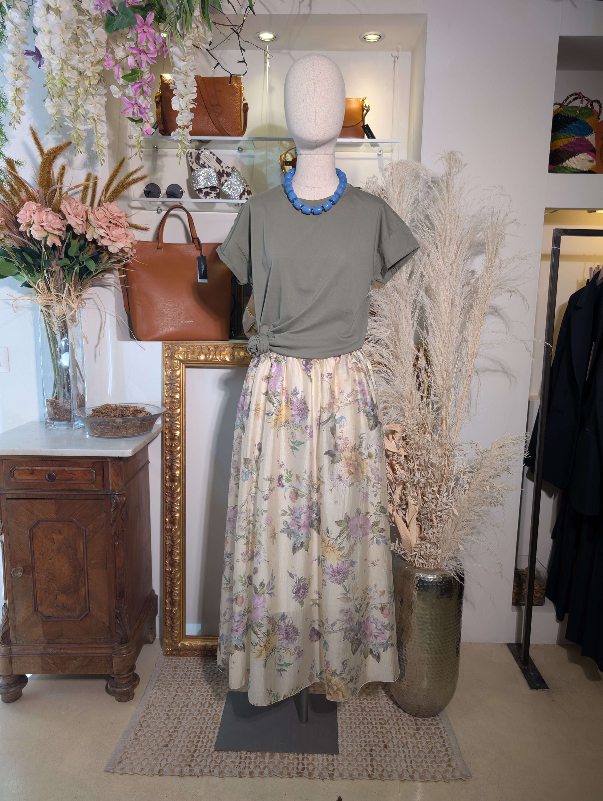 Gonna in lyocell con delicata fantasia floreale -