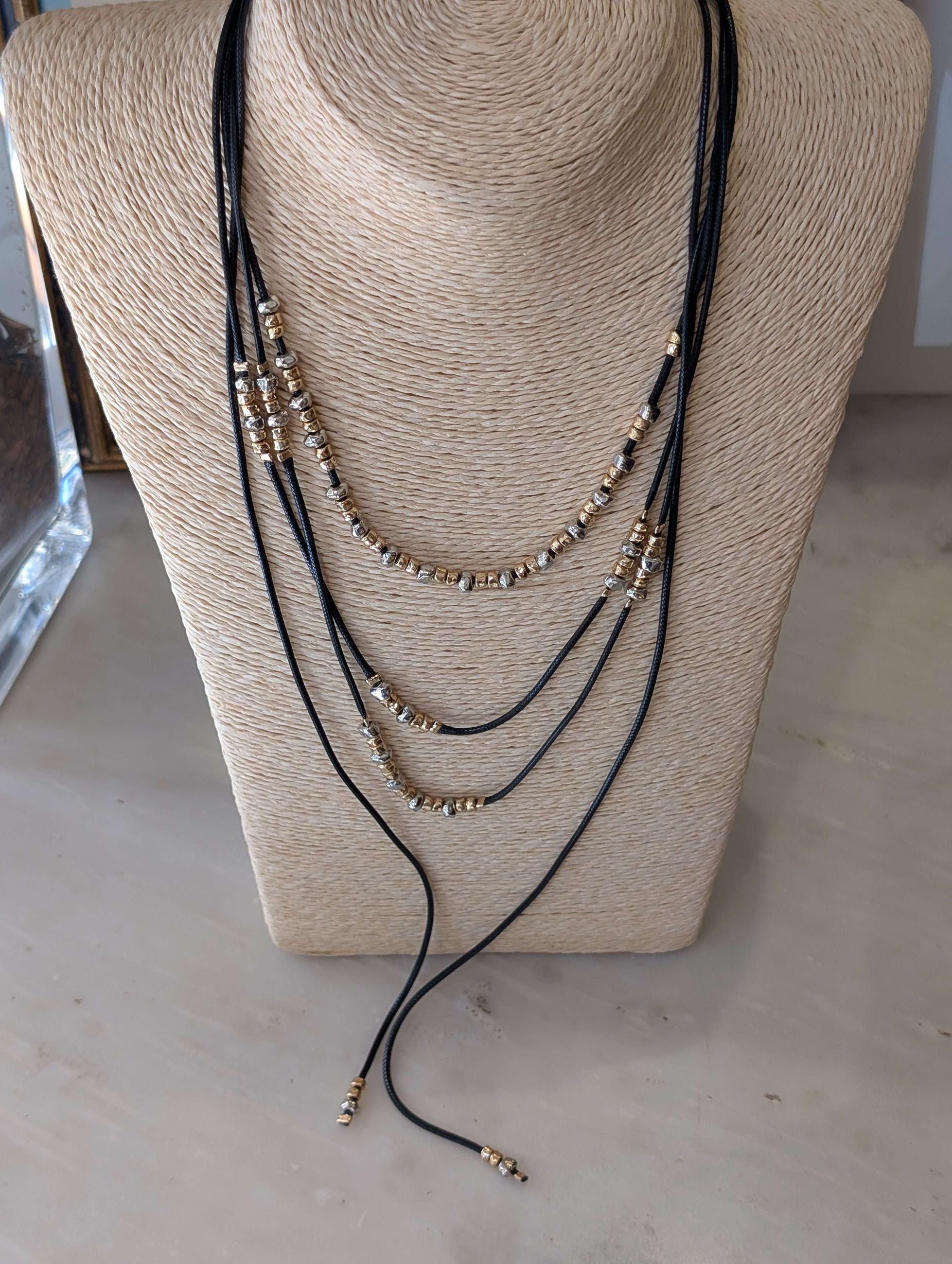 COLLANA CON CORDINO ED ELEMENTI ORO\ARGENTO - NALI'