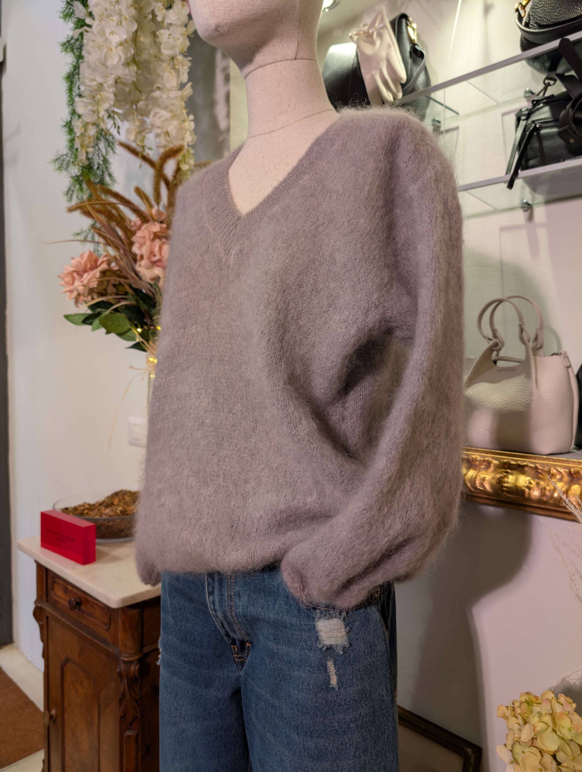 Scollo a V in kid mohair - HAVE ONE