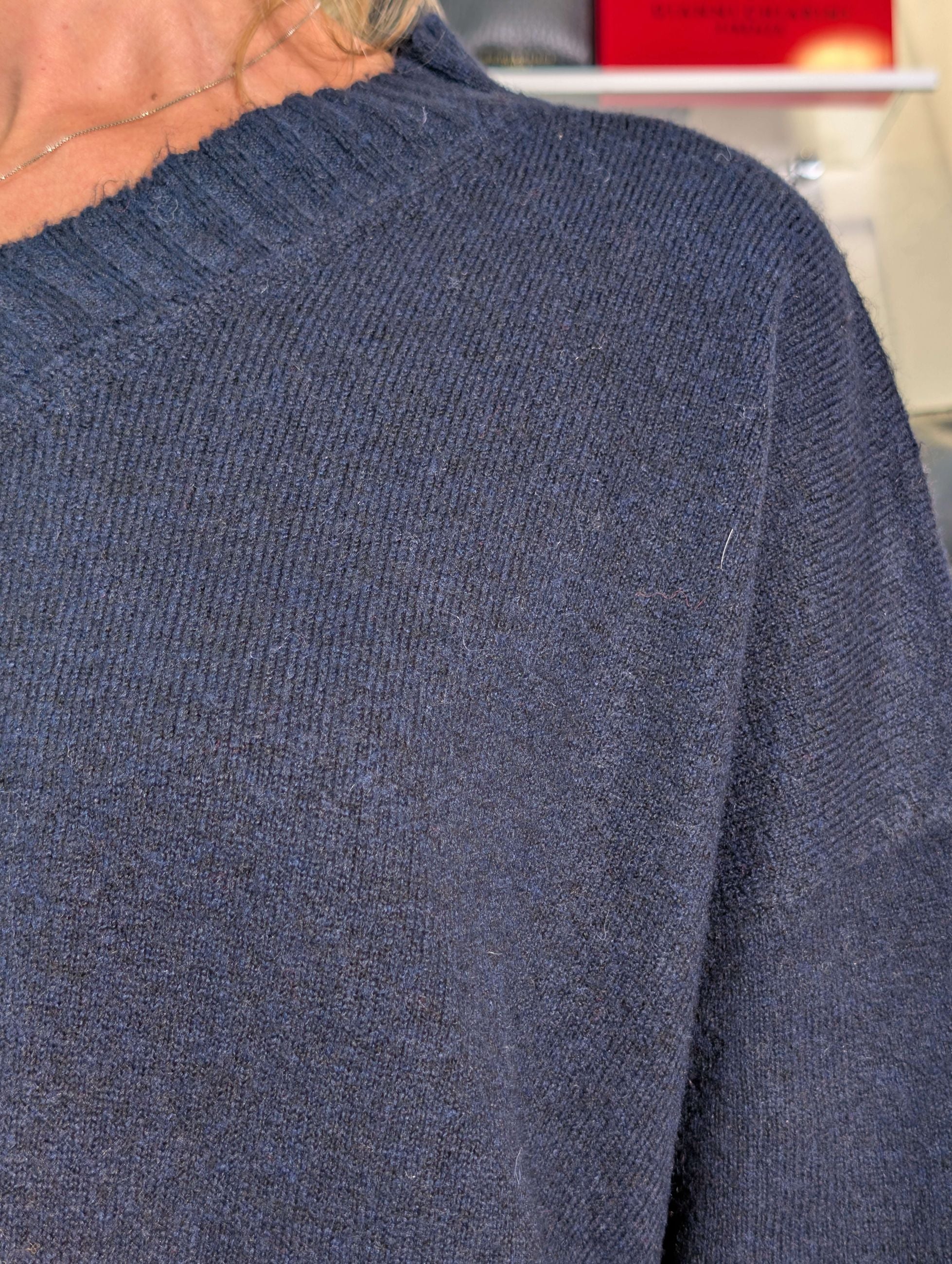 Maglia scollo a V in bouclé - SHE_FLORENCE_LAB
