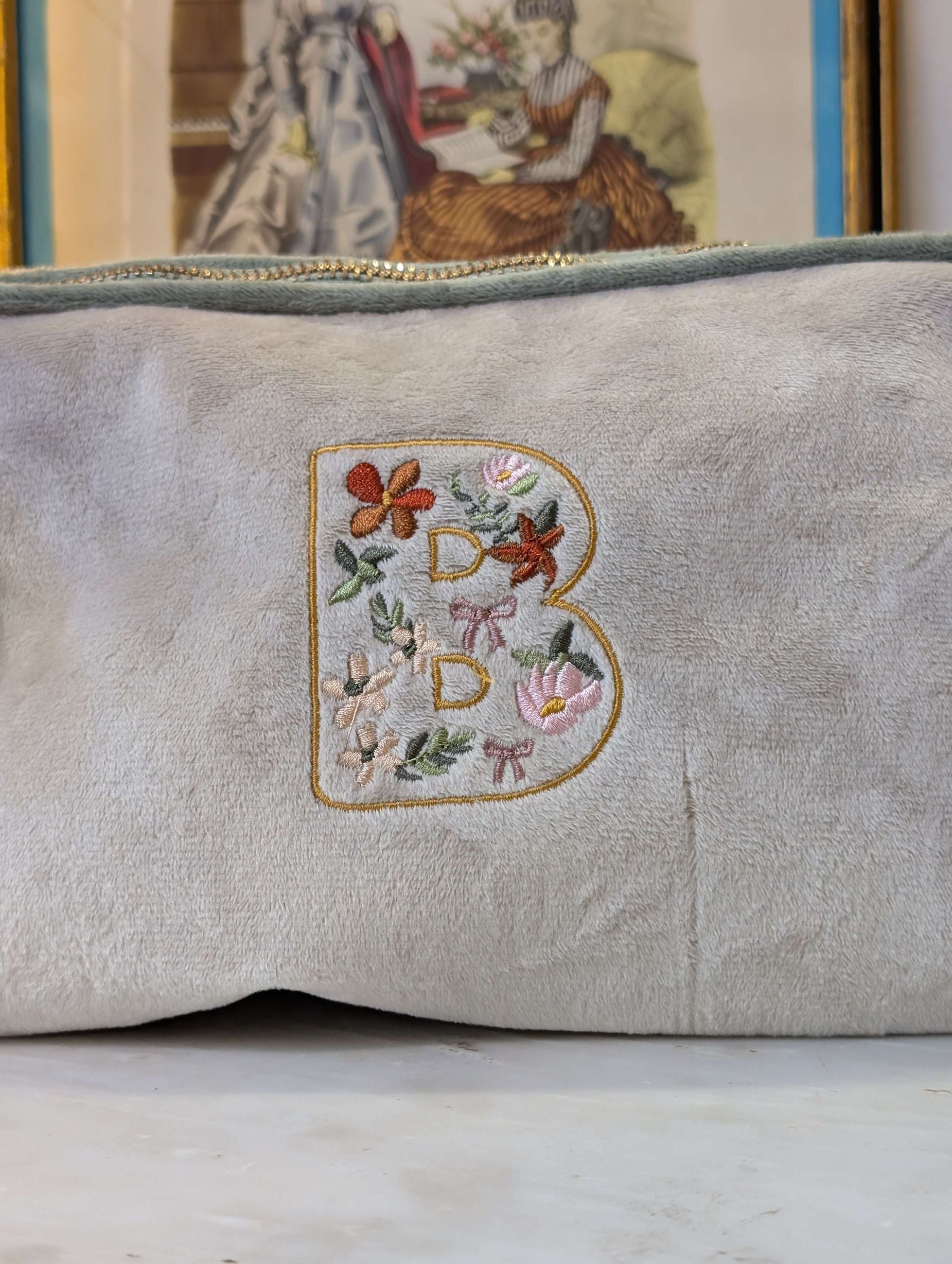 POUCH EMBROIDERY LETTERA B GRIGIO/VERDE - NALI'