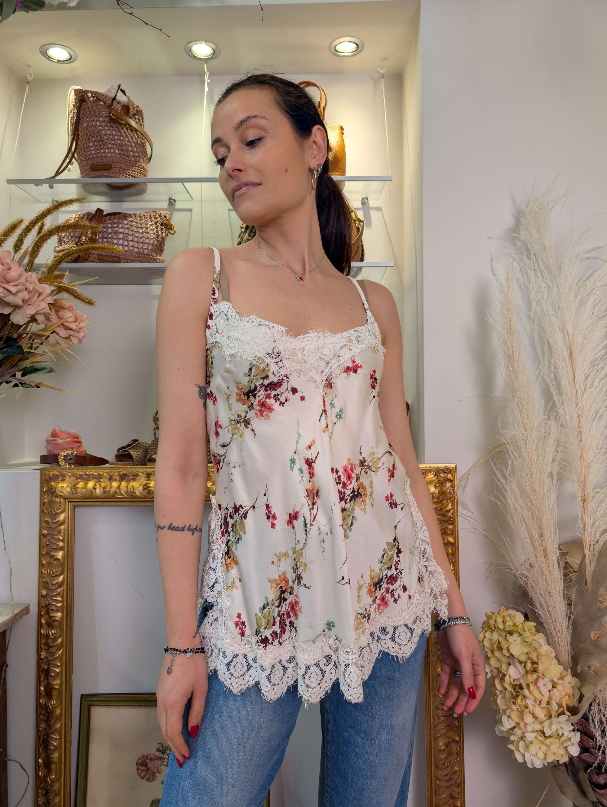 Top in raso di viscosa con ramages floreali e pizzo - SHE_FLORENCE_LAB