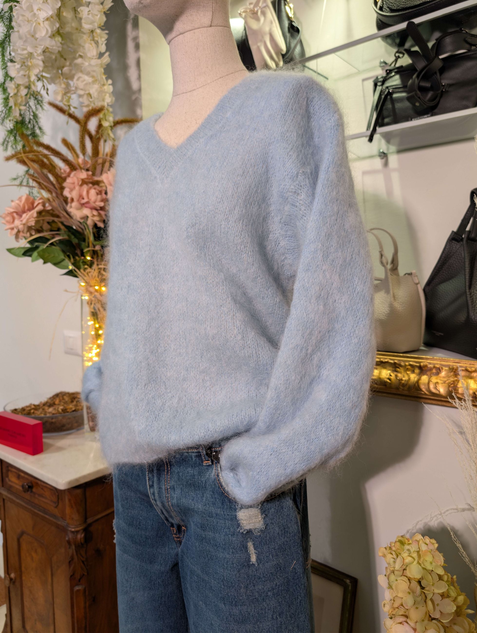Scollo a V in kid mohair - HAVE ONE
