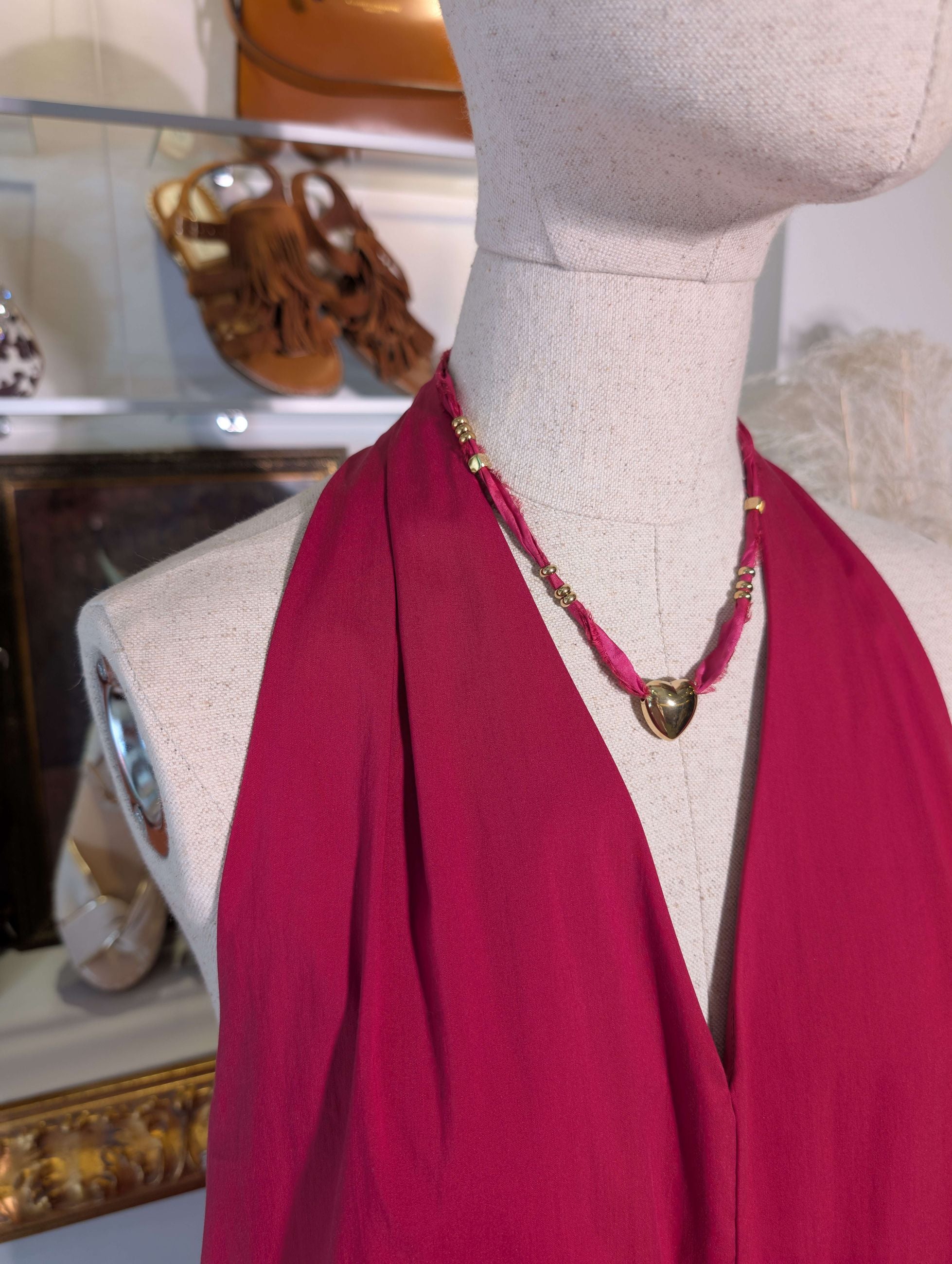 Abito lungo in tela paracadute con collo all'americana. -
