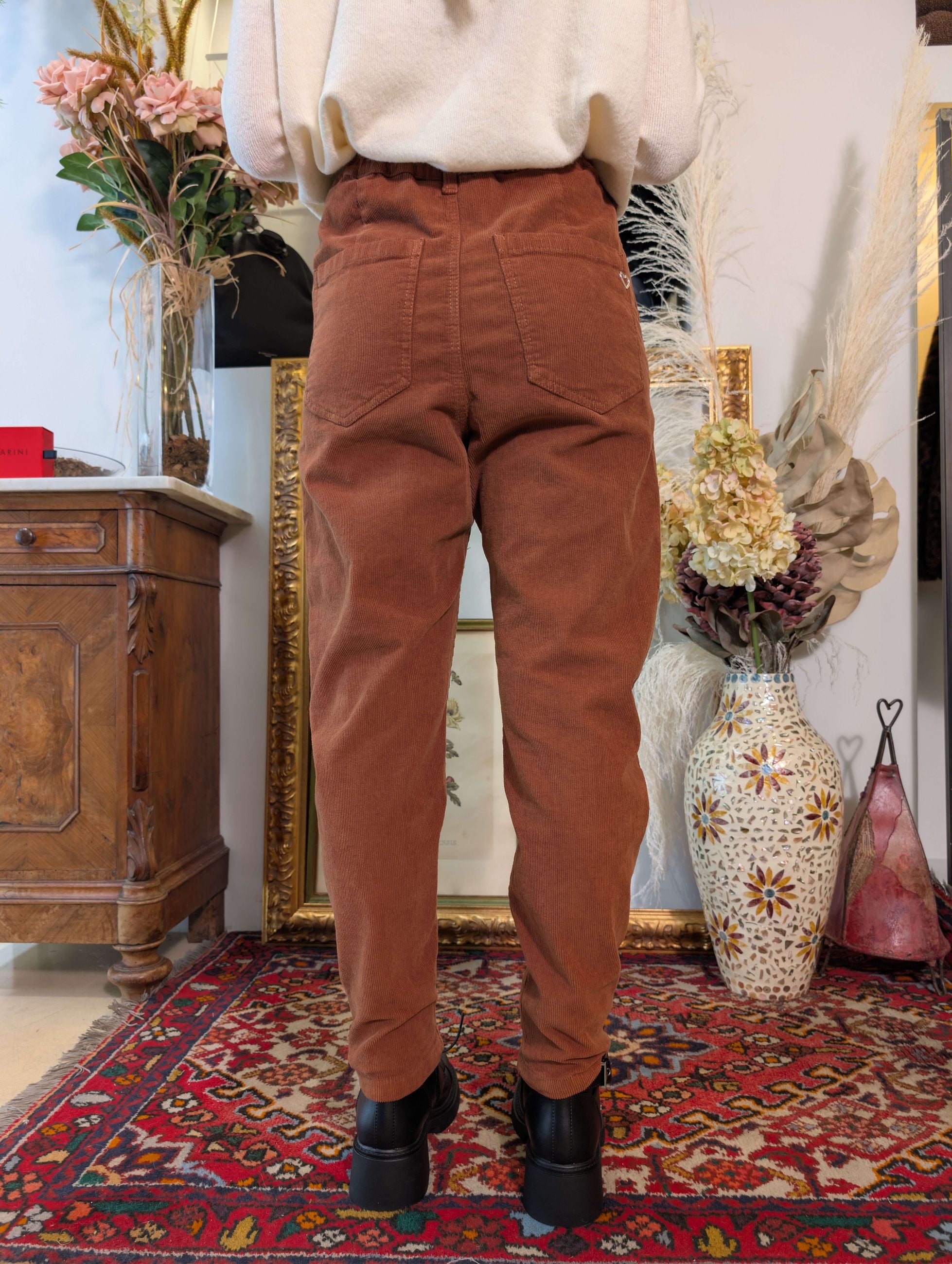 Panta chino in velluto con charm - PLEASE