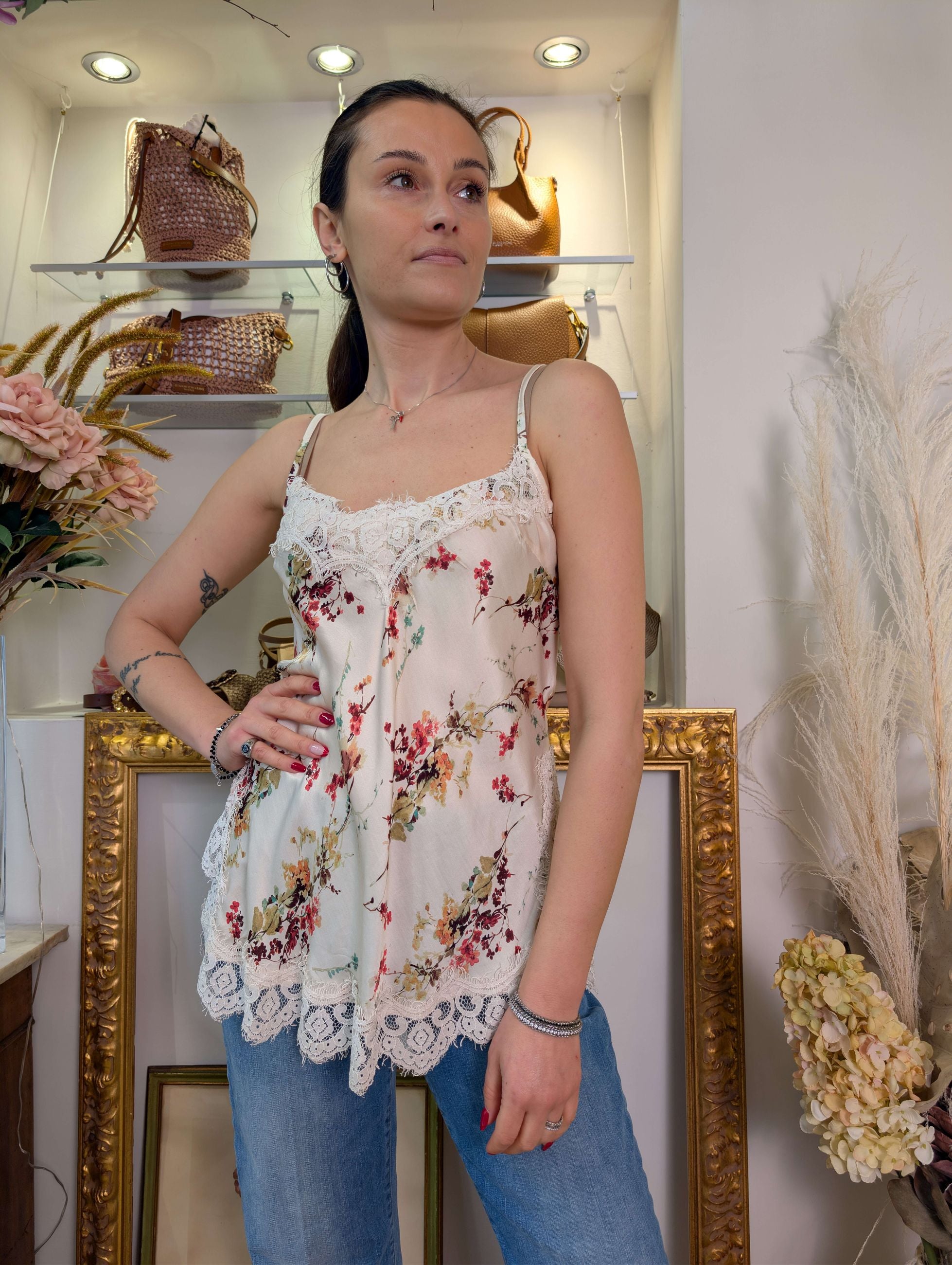 Top in raso di viscosa con ramages floreali e pizzo - SHE_FLORENCE_LAB