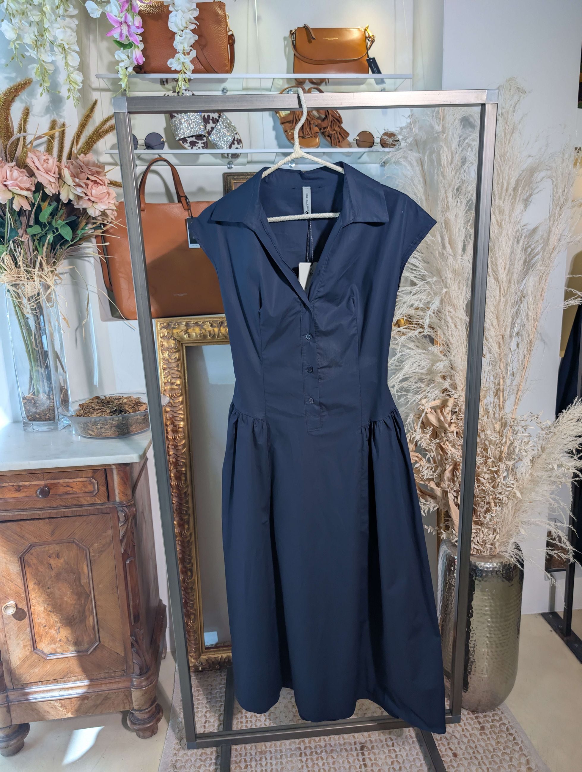Abito in cotone collo polo e dettaglio cut-out sul retro -