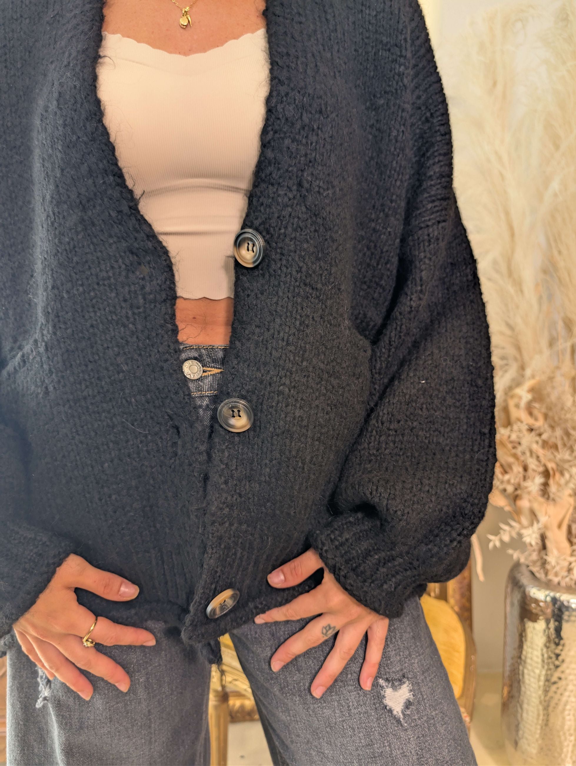 Cardigan Oversized Fit a 3 Bottoni – Finezza 3 con Maniche Balloon - HAVE ONE