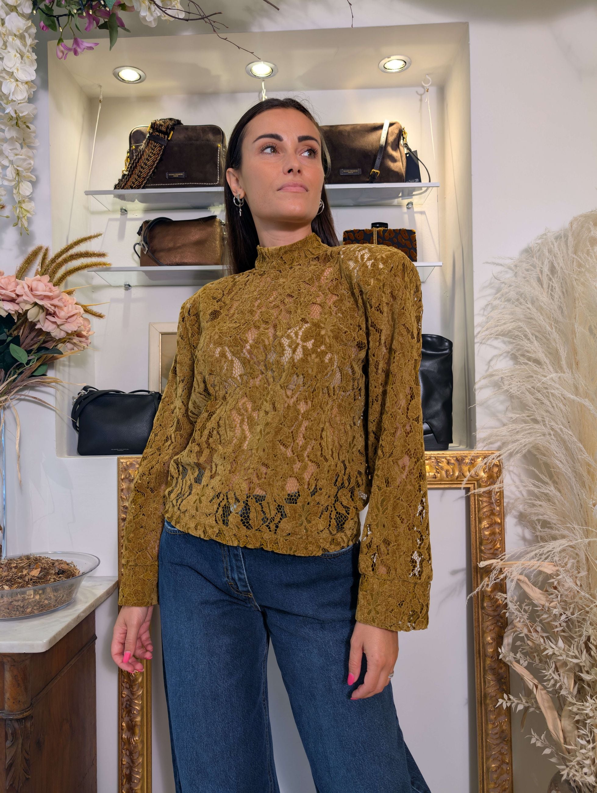 Blusa in pizzo di ciniglia con collo montante - HAVE ONE