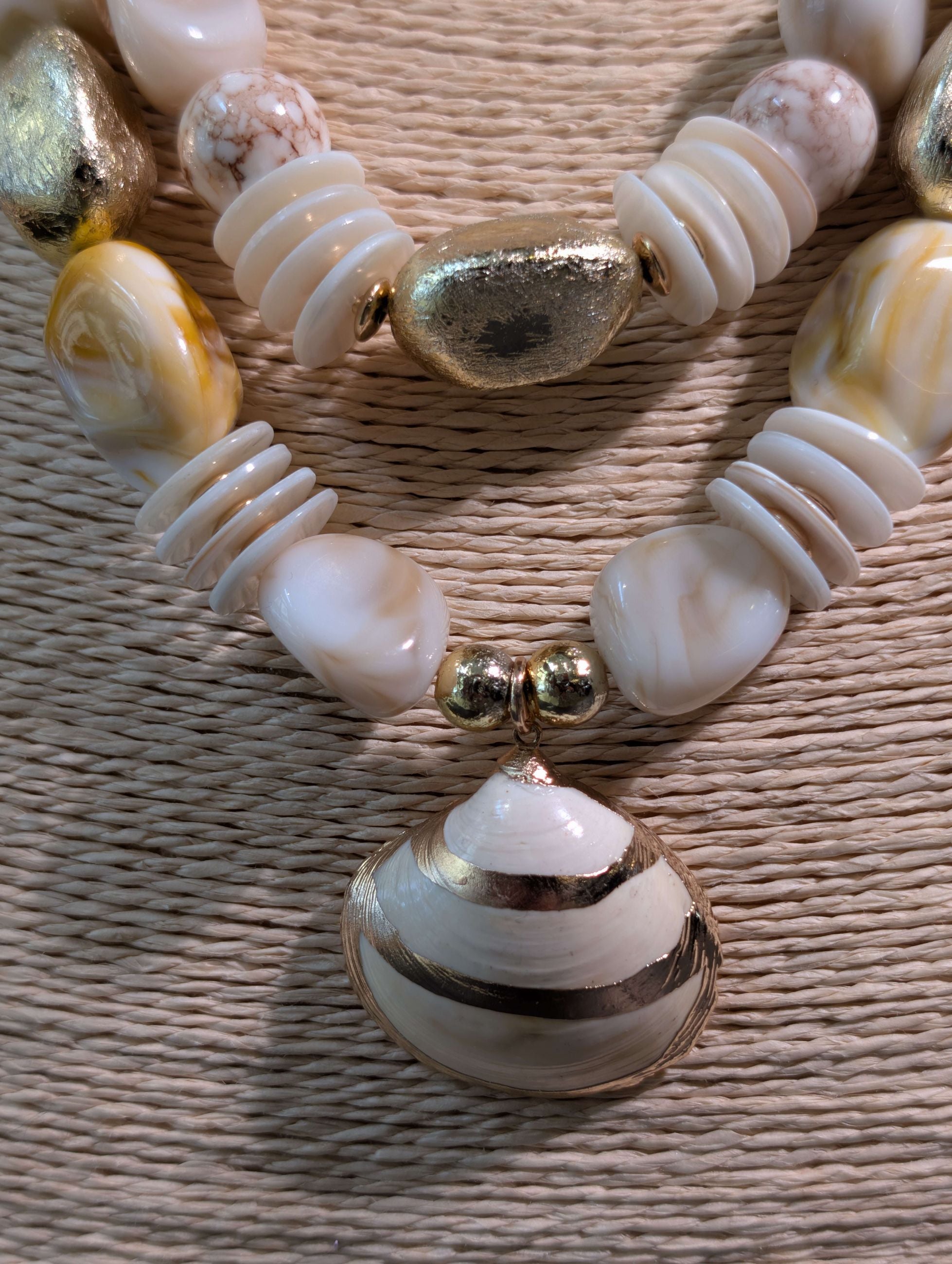 COLLANA MULTIFILO CONCHIGLIA BEIGE - NALI'