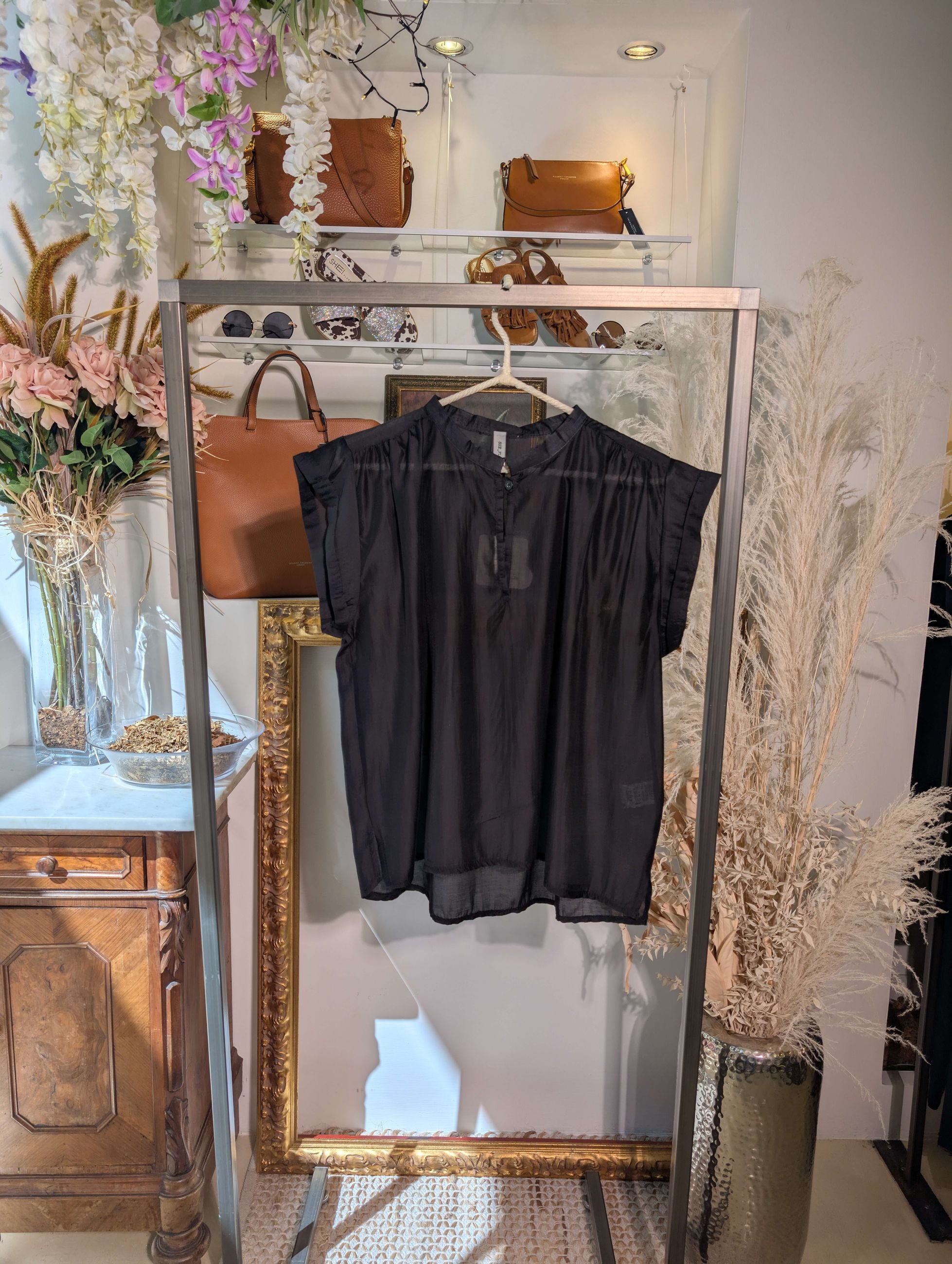 Blusa in lyocell con collo alla coreana. -