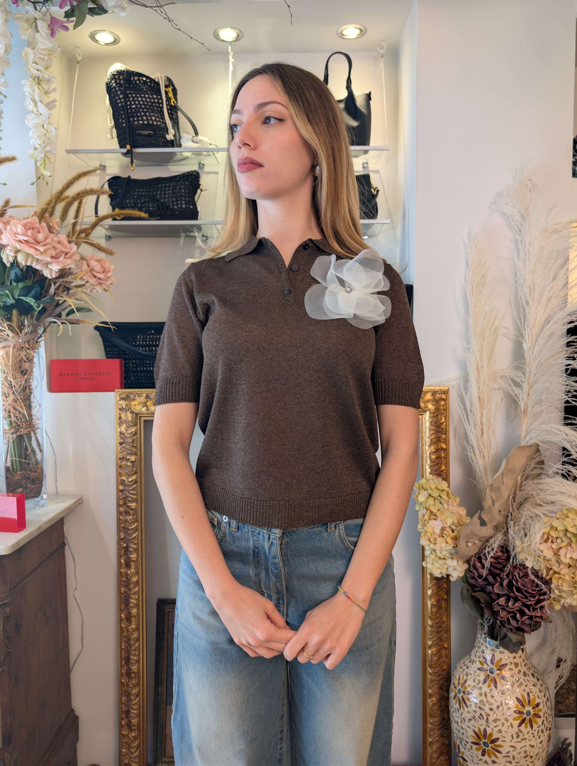 Polo in lurex con spilla - TENSIONE IN