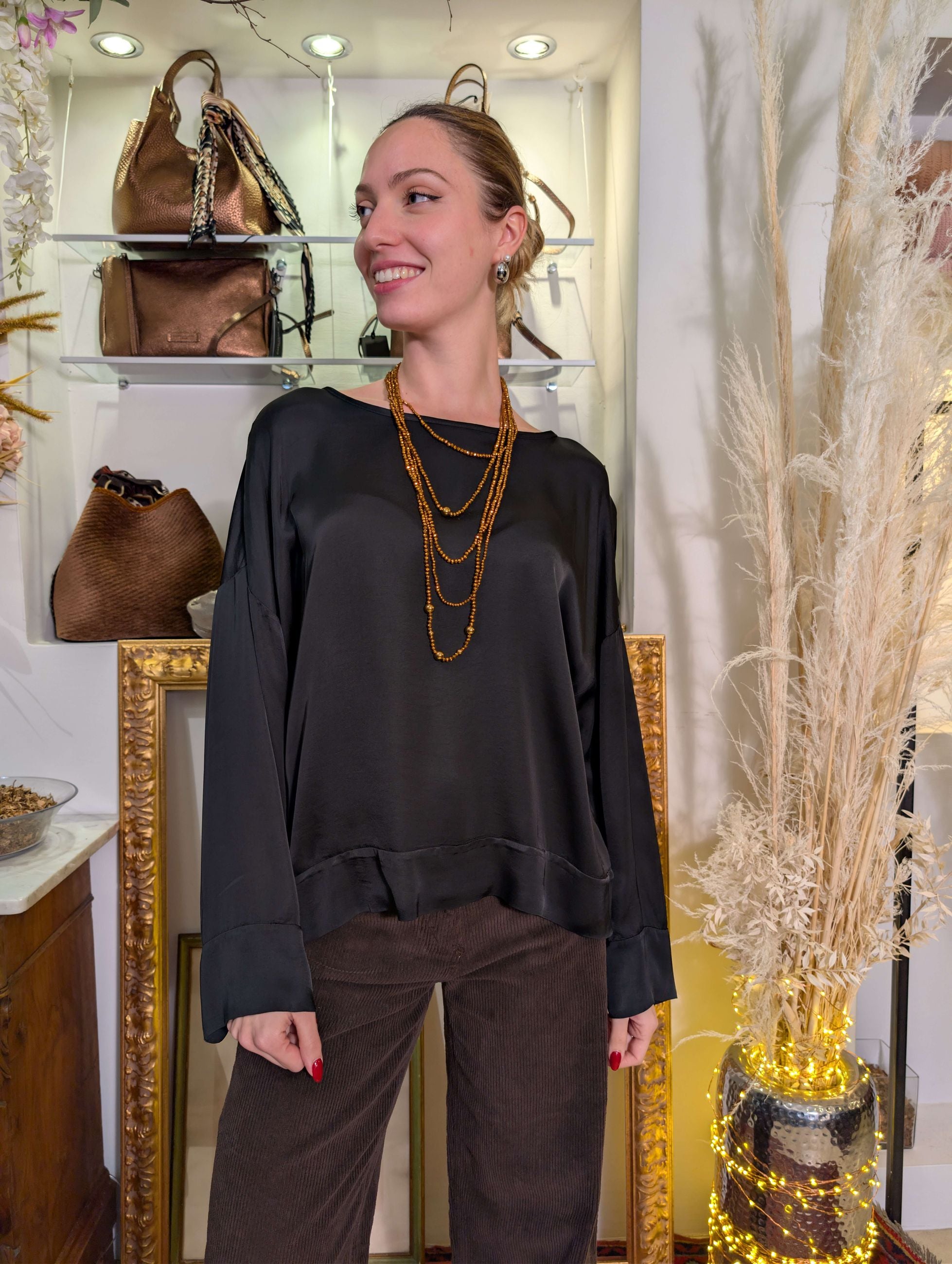 Blusa oversize in raso di viscosa con balza - TENSIONE IN
