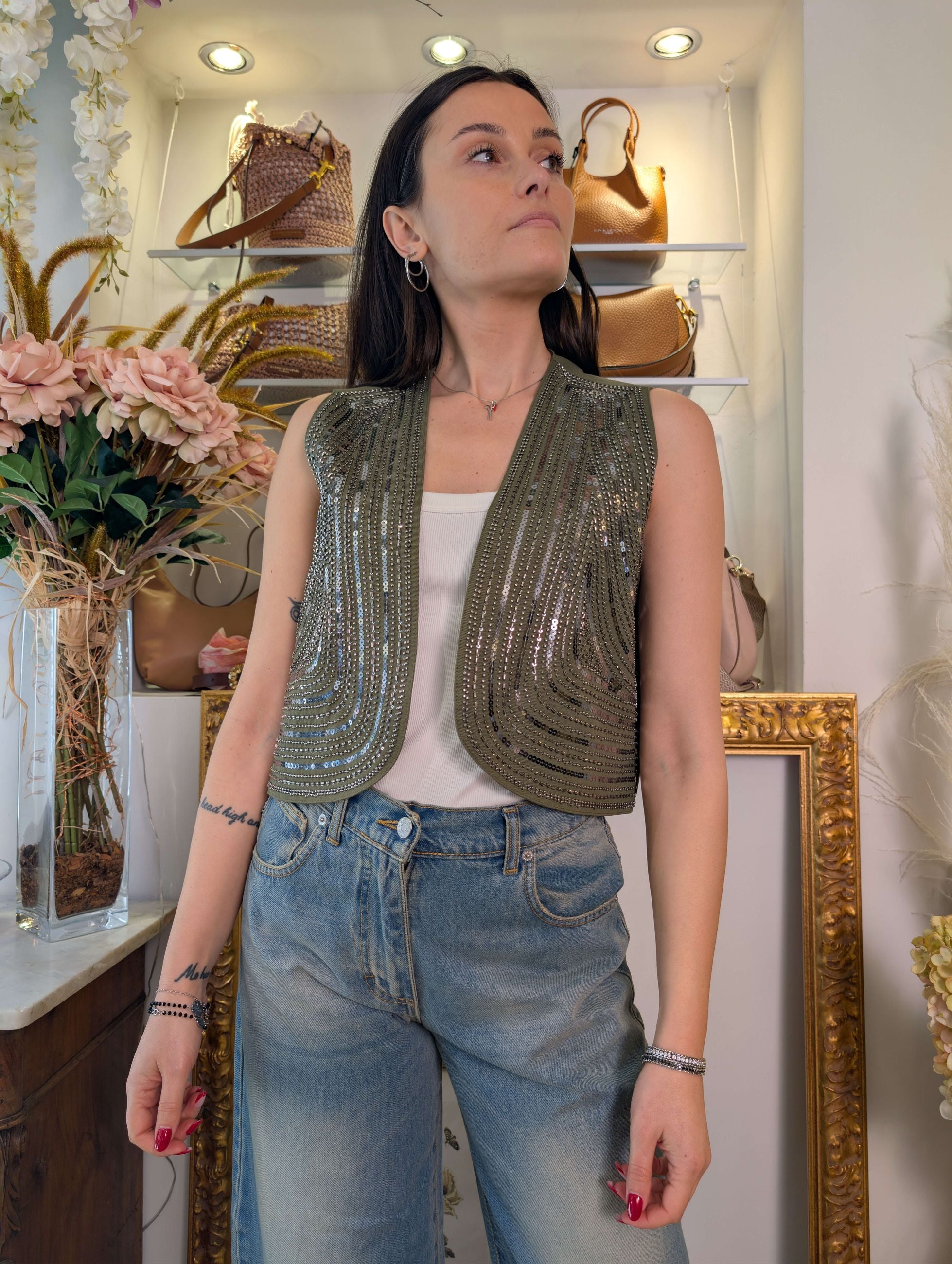 Gilet in cotone con ricami a mano di canottiglie e paillettes - TENSIONE IN