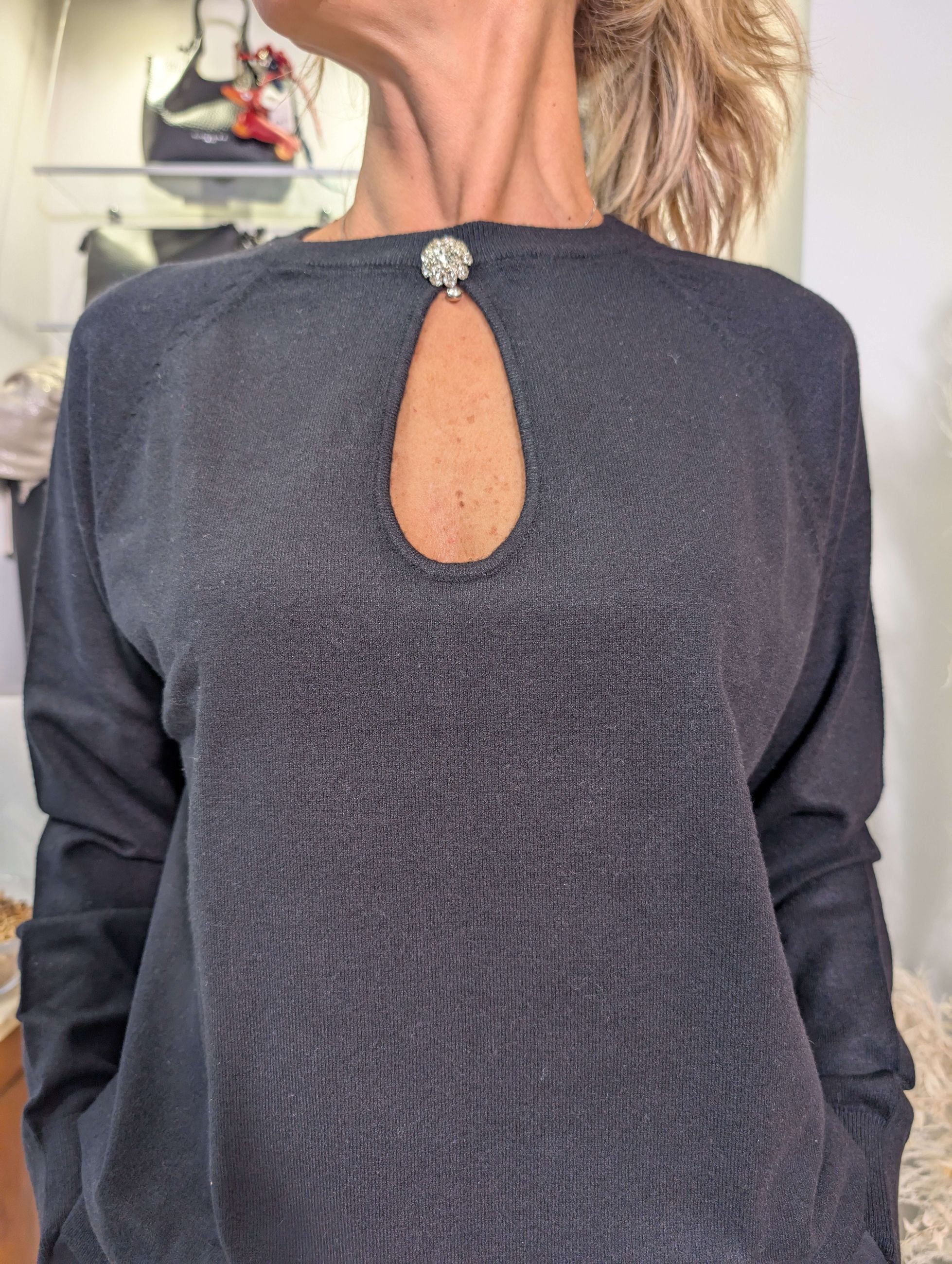 Maglia con bottone gioiello - MARKUP DONNA