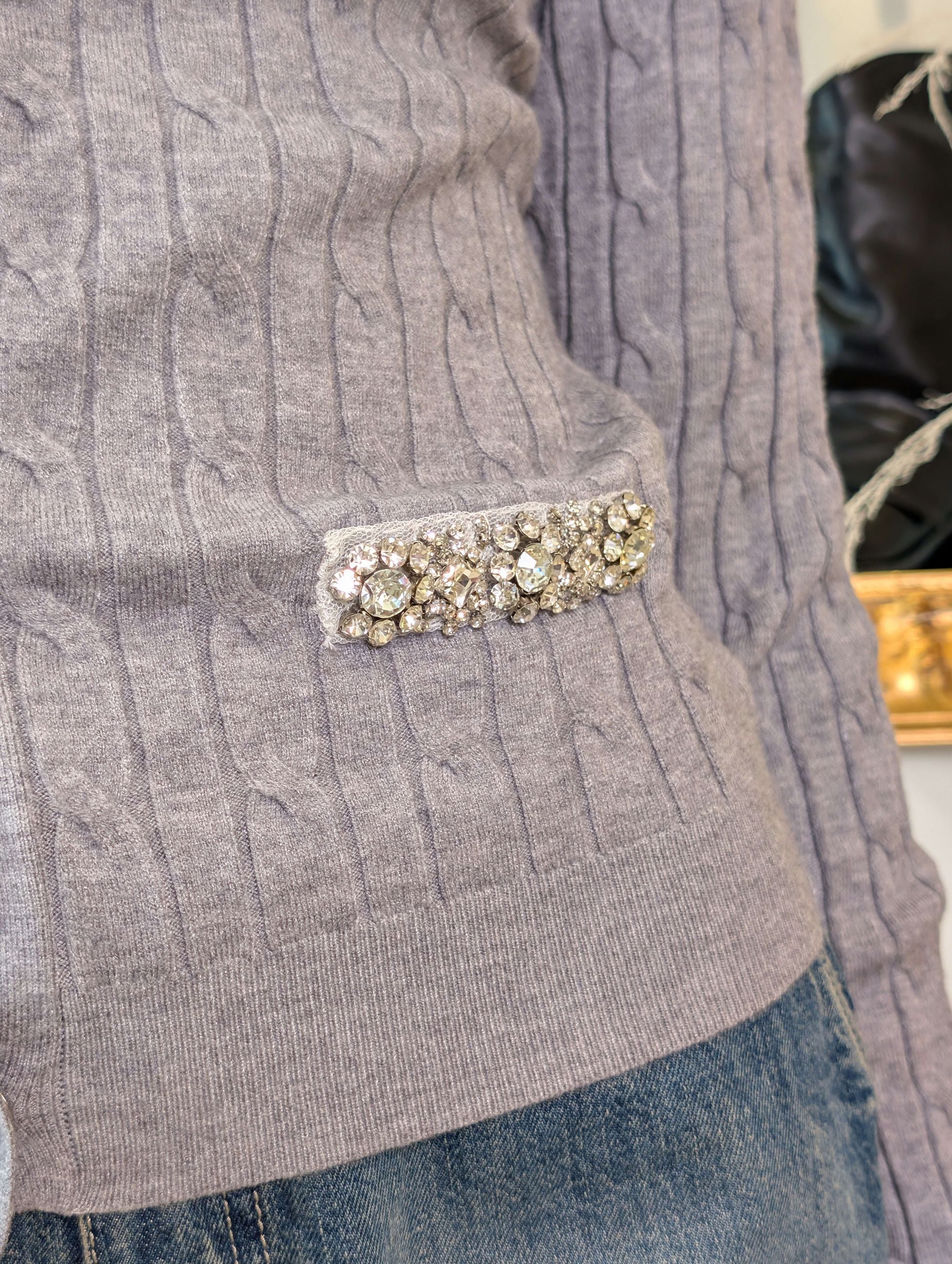 Rebecchina treccia con dettagli gioiello - MARKUP DONNA
