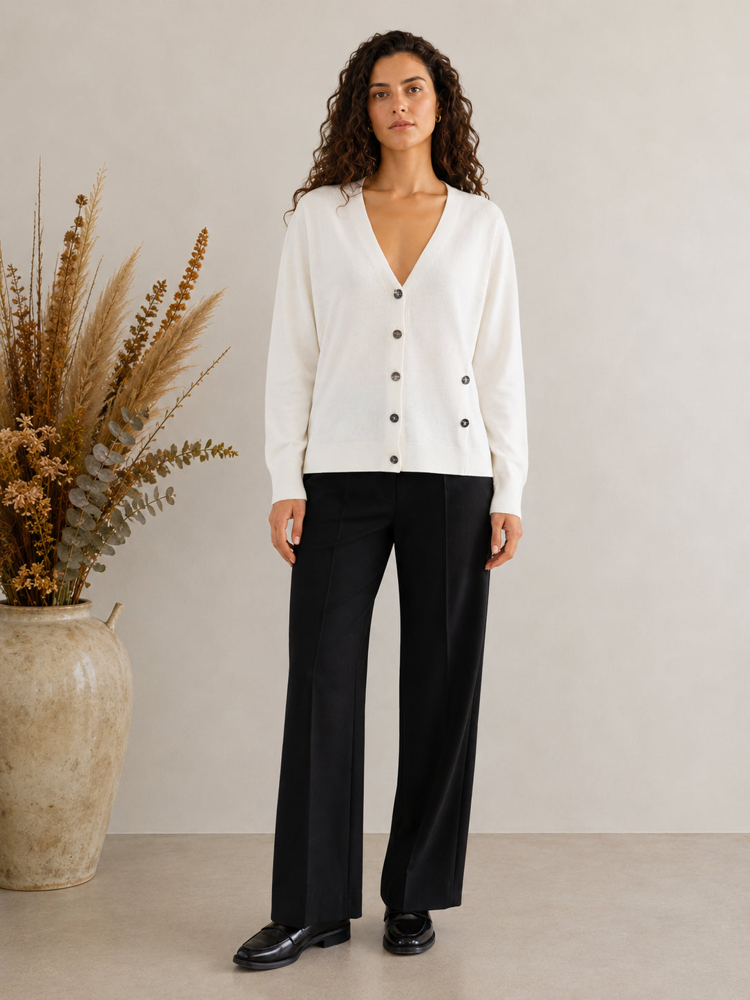 Cardigan pura lana abbottonatura asimmetrica - TENSIONE IN