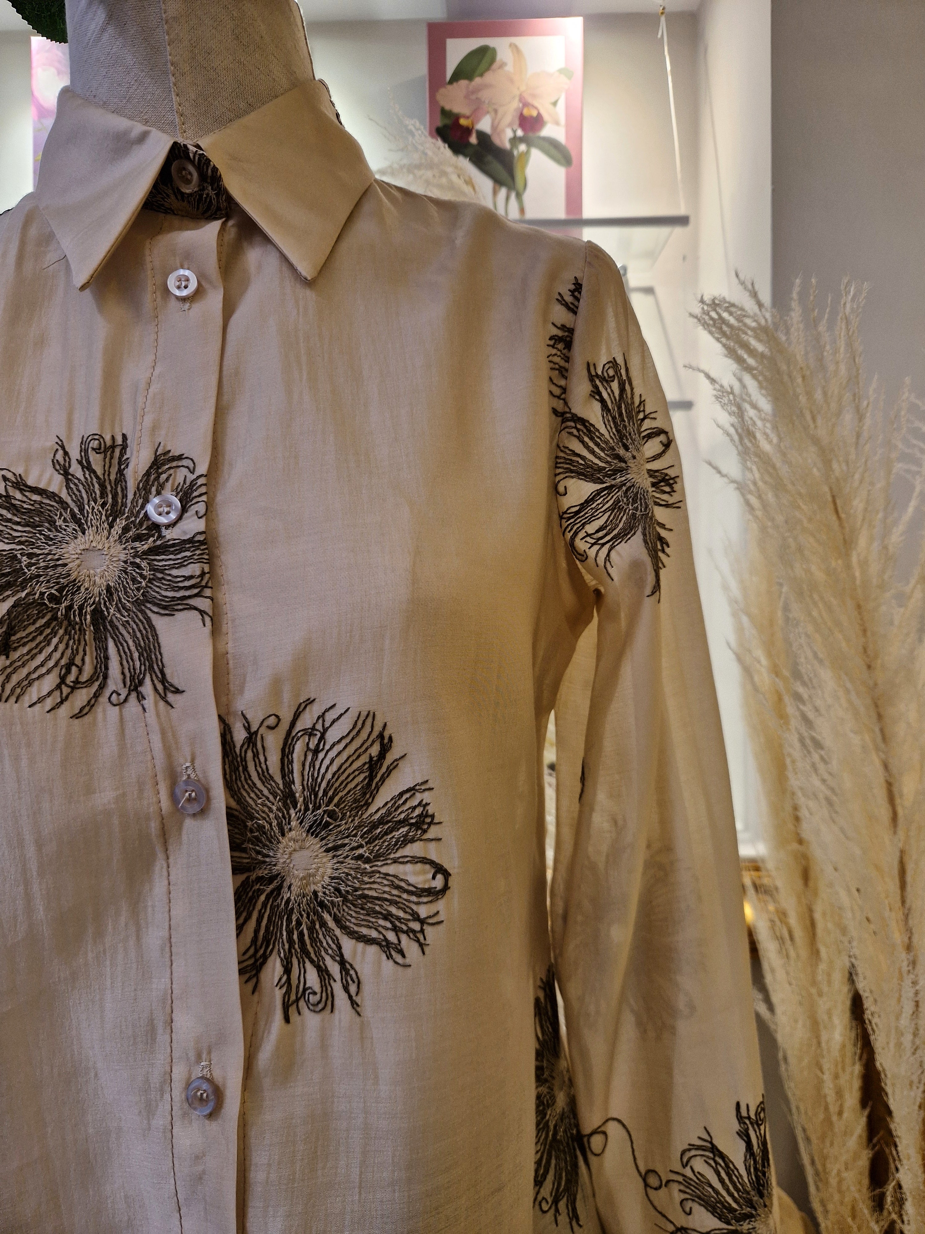 Camicia in voile con ricami beige - SHE_FLORENCE_LAB