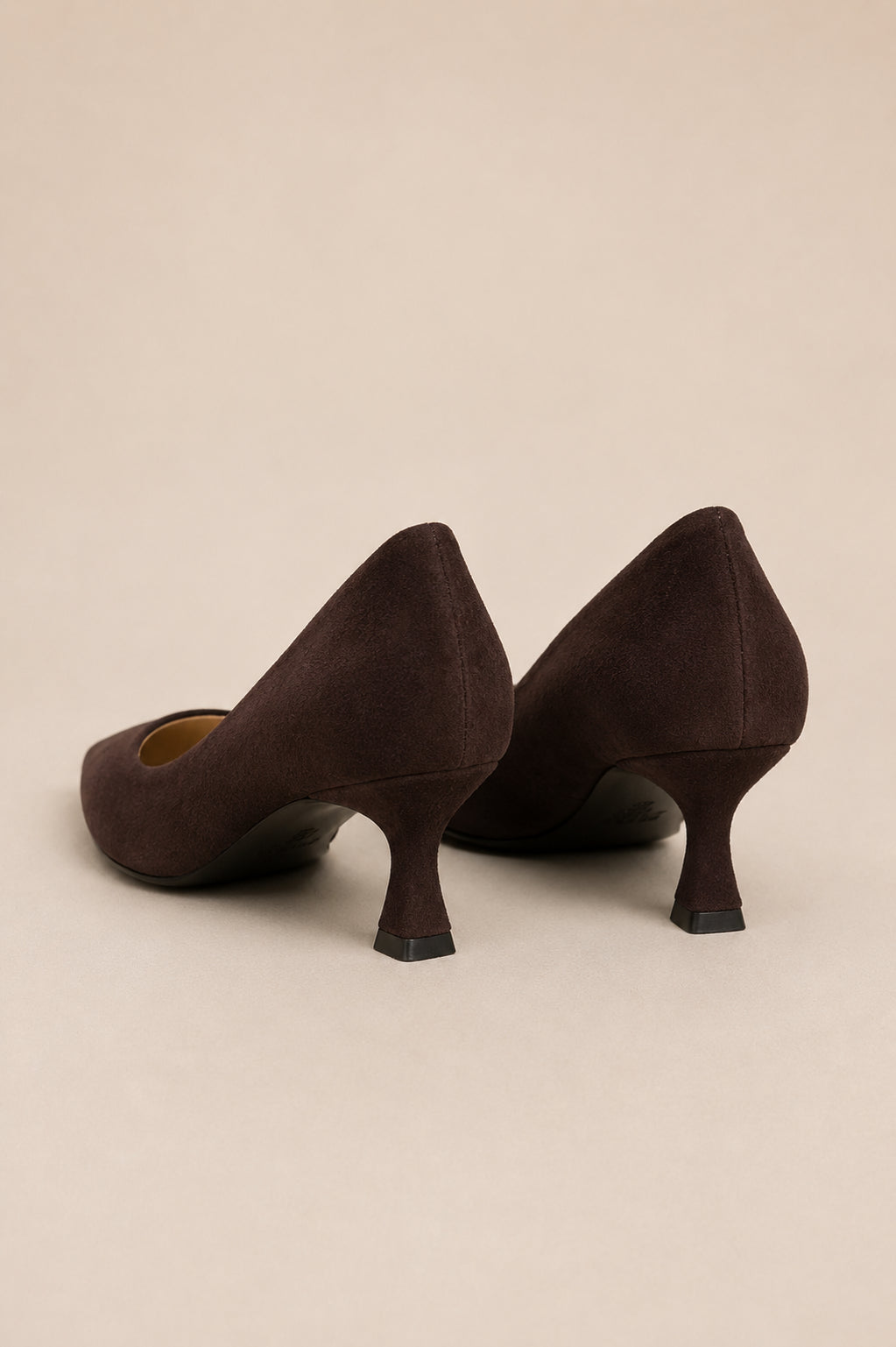 Décolleté in Vera Pelle Scamosciata Marrone – Tacco 6 cm - GOLD & GOLD
