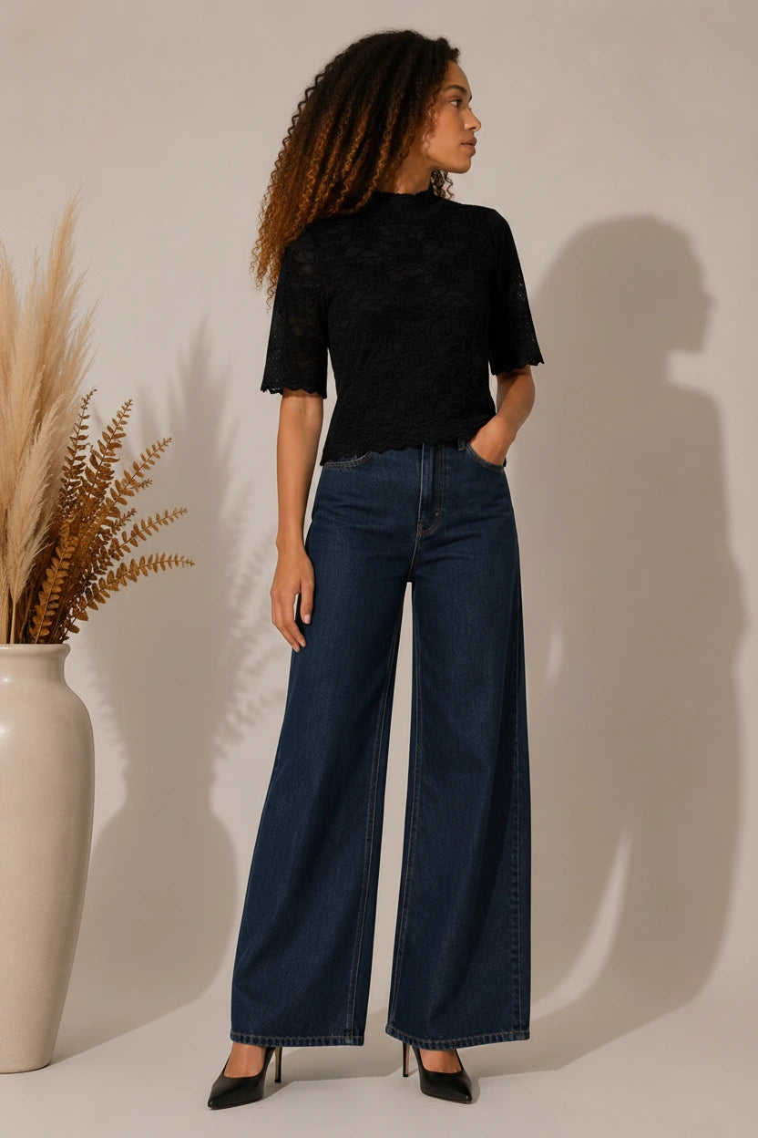 Maglia in pizzo con collo alto e bordi smerlati - SHE_FLORENCE_LAB