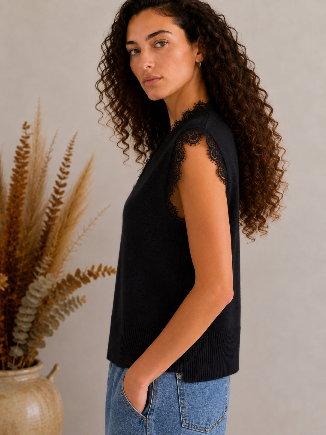 Gilet in pura lana con pizzo - TENSIONE IN