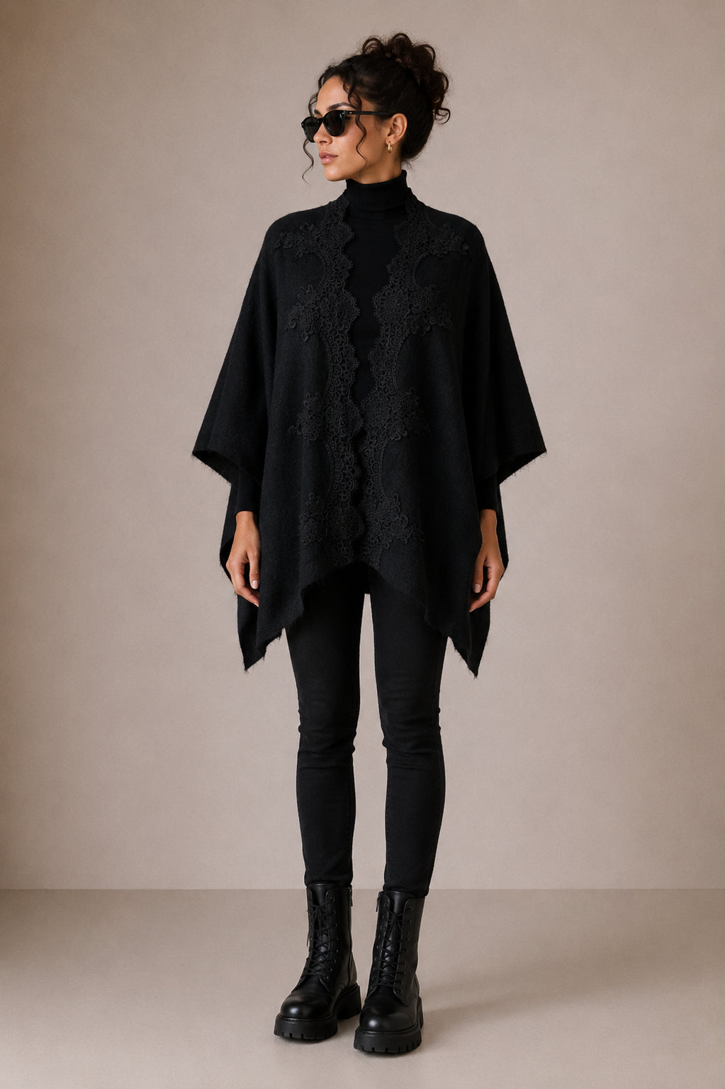 Cardigan over con applicazione in pizzo - LOLA by Sandro Ferrone
