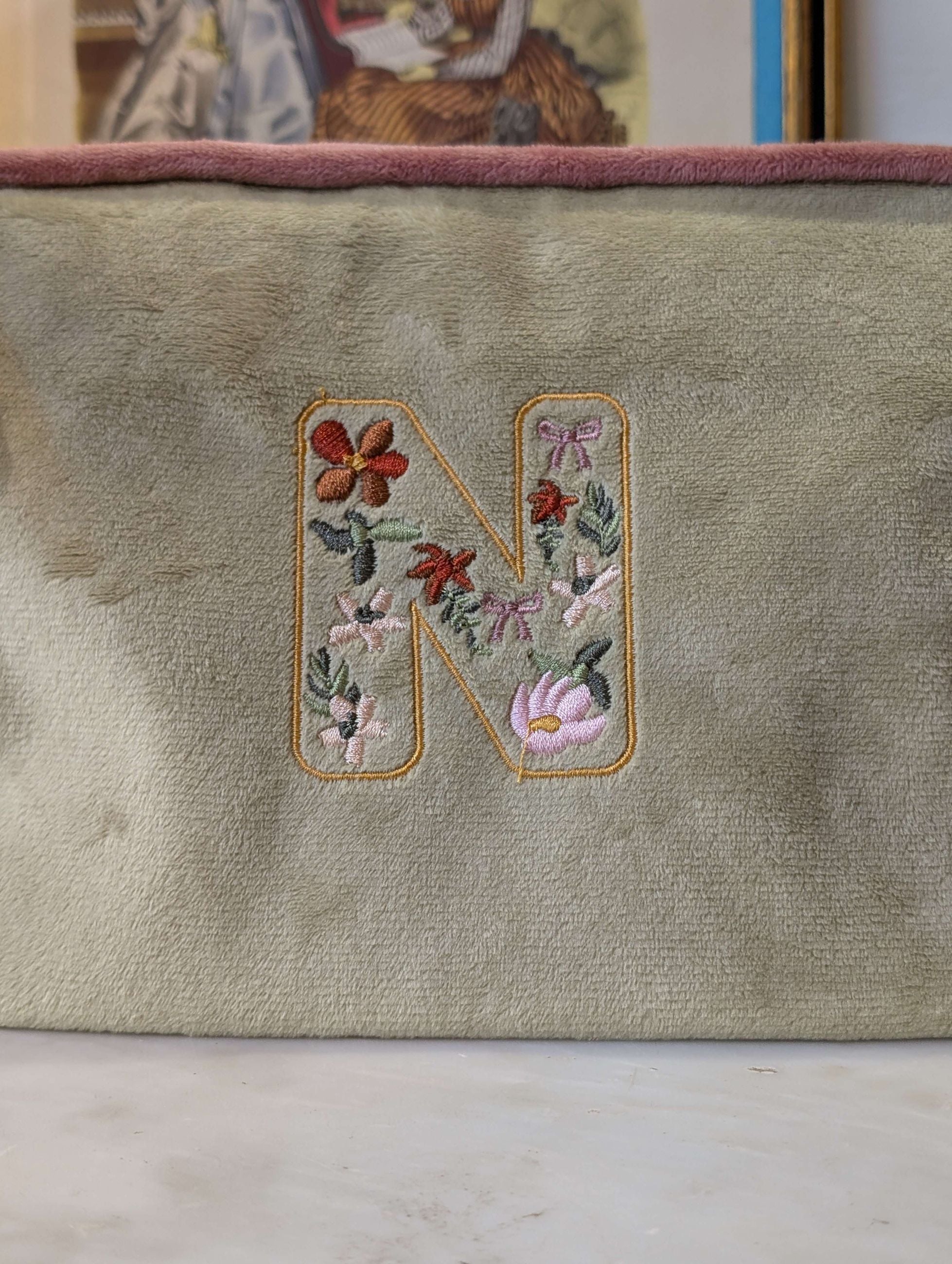 POUCH EMBROIDERY LETTERA N VERDE/ROSA - NALI'
