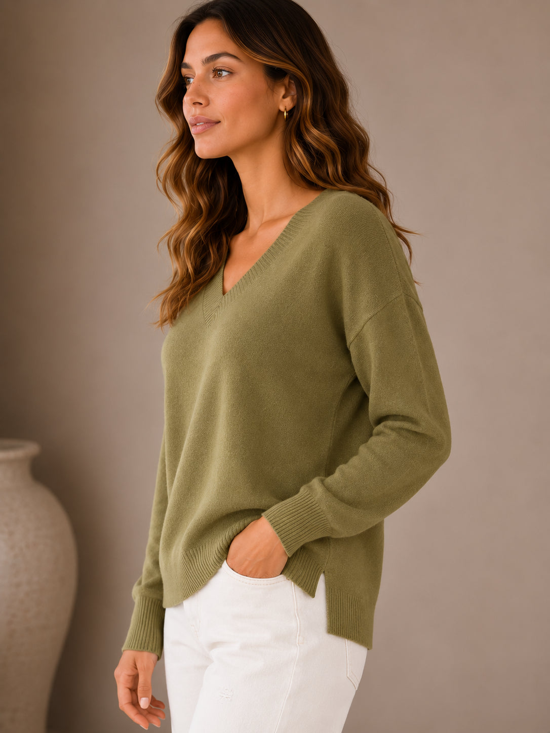 Maglia scollo a V in viscosa-angora - .SOLO TRE