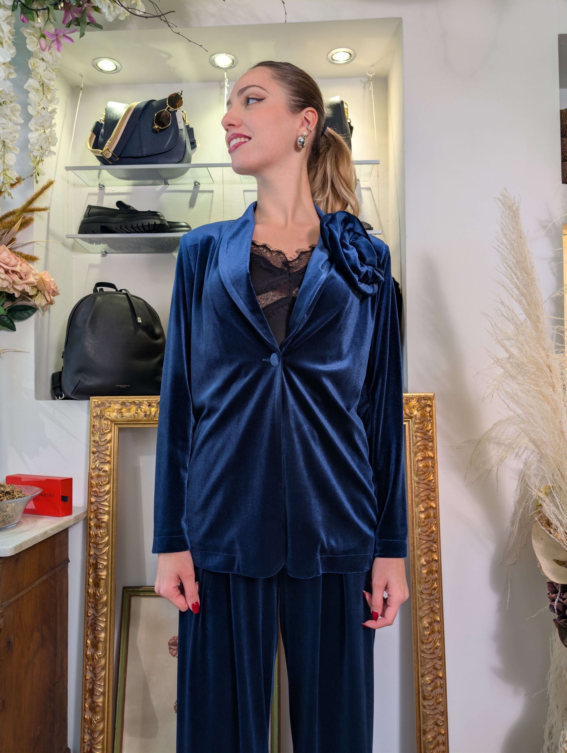 Giacca con spilla in velluto liscio - TENSIONE IN