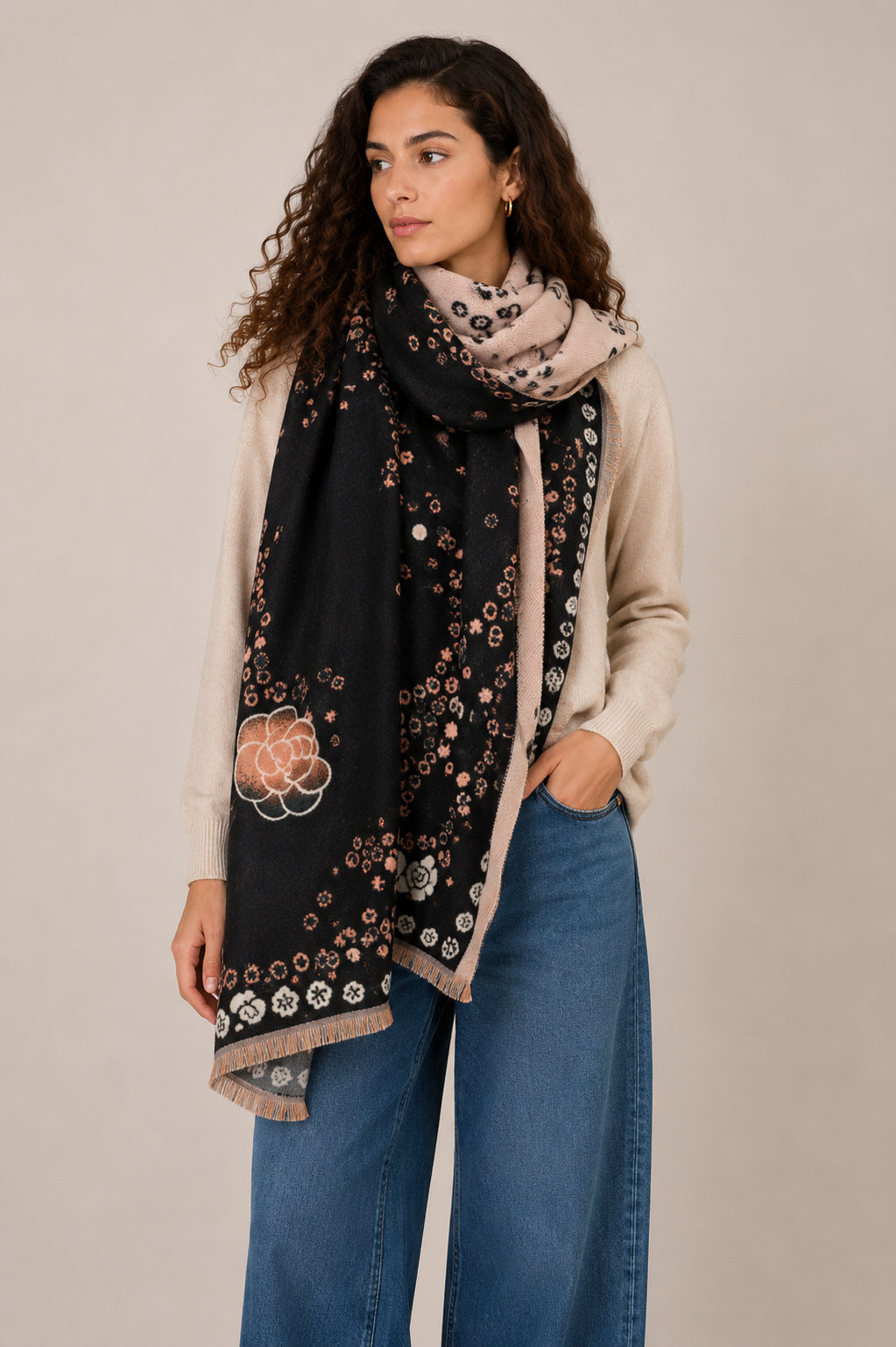Maxi foulard con stampa floreale e geometrica - Sandro Ferrone