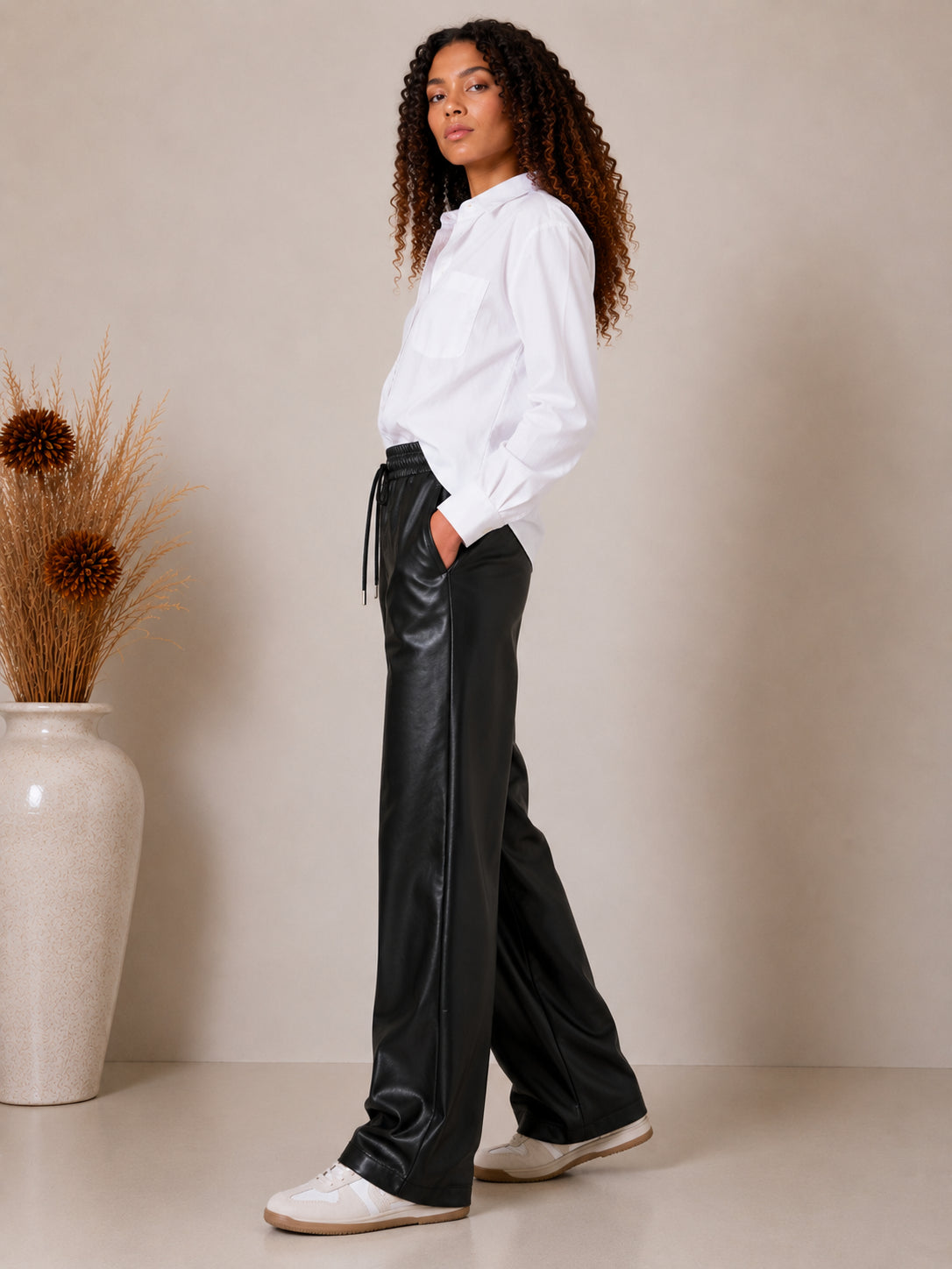 Pantaloni jogger in ecopelle - SHE_FLORENCE_LAB
