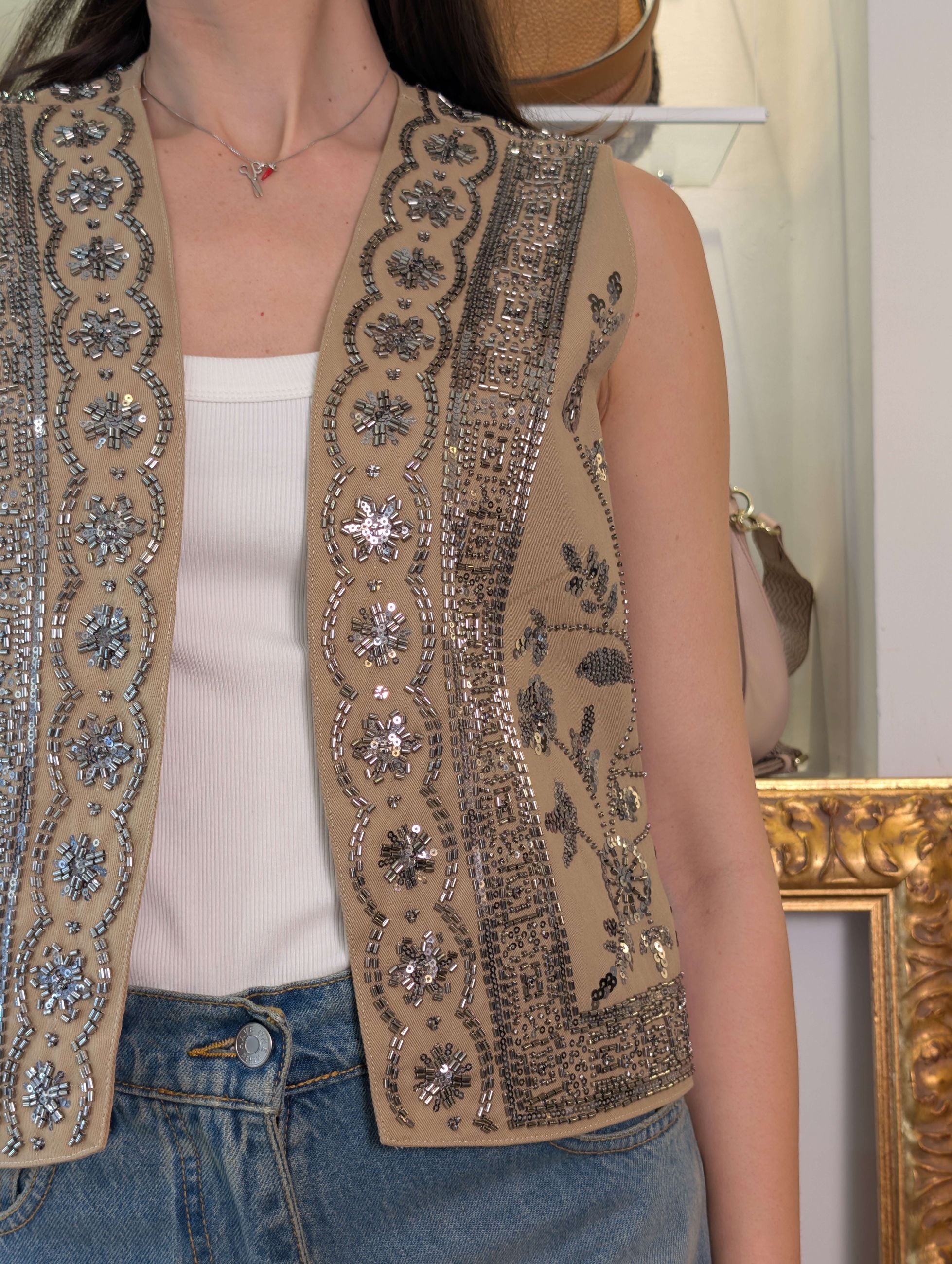 Gilet in cotone con ricami a mano di canottiglie e paillettes - TENSIONE IN