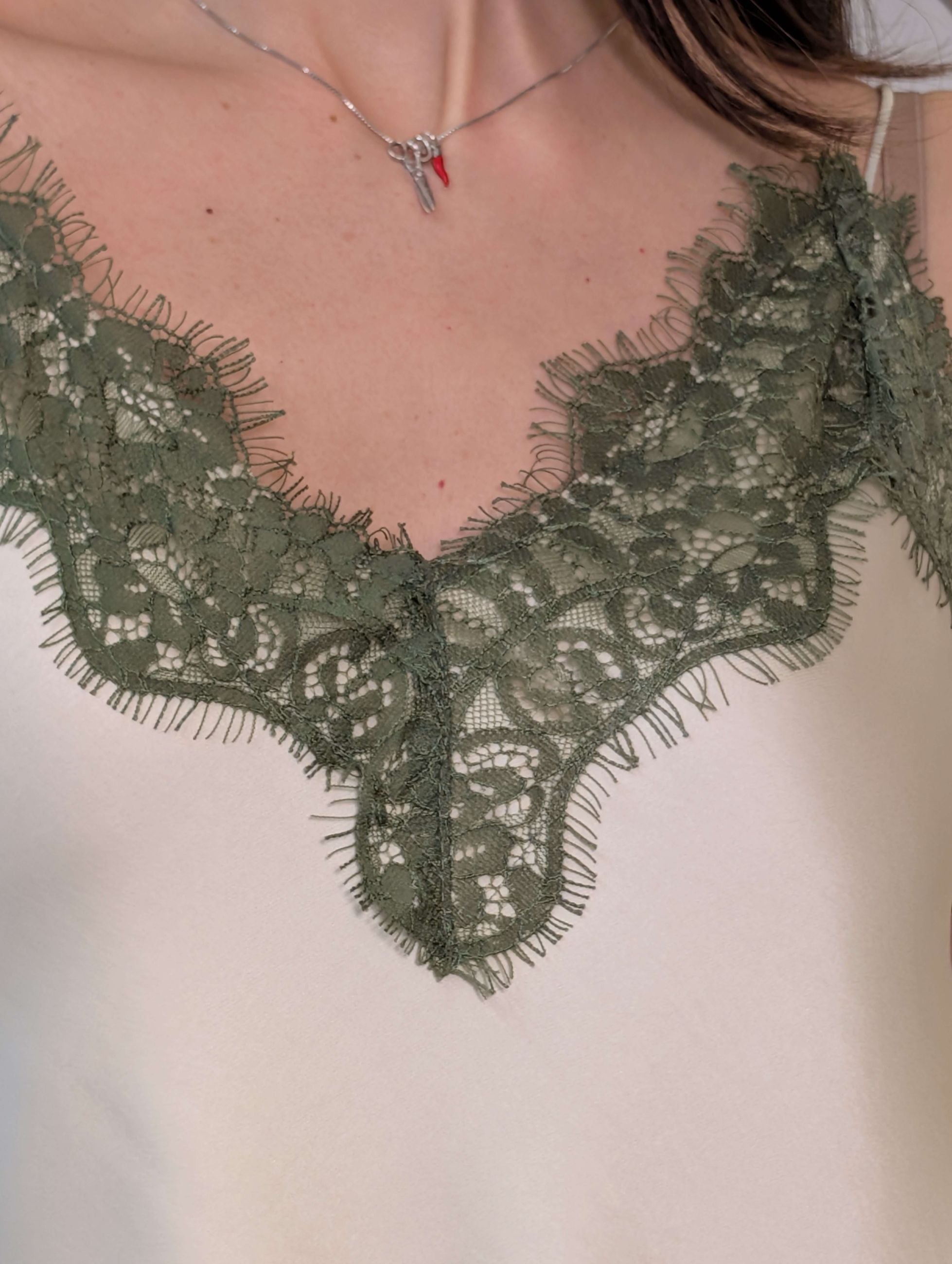 Top in satin con pizzo - TENSIONE IN
