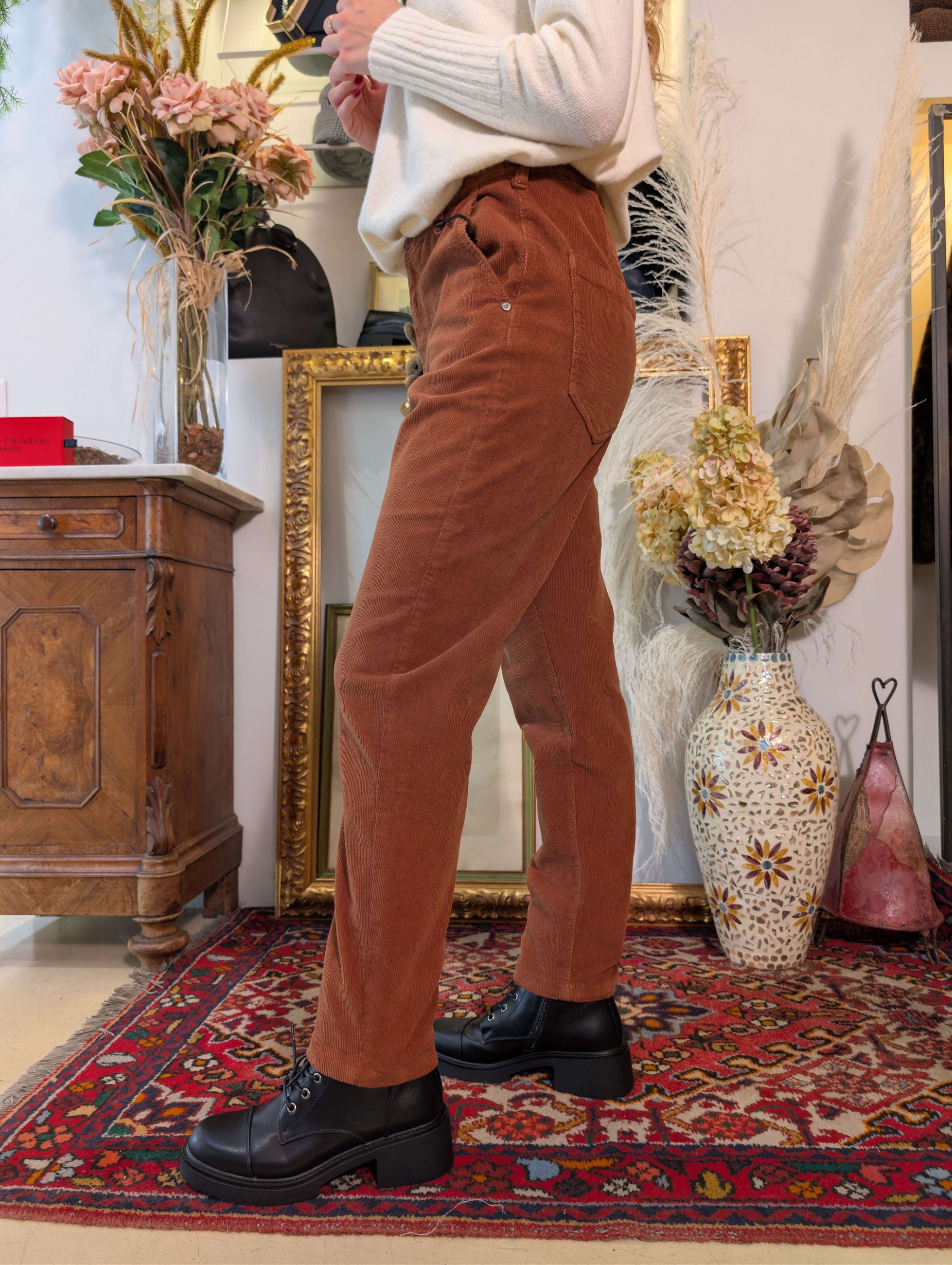 Panta chino in velluto con charm - PLEASE