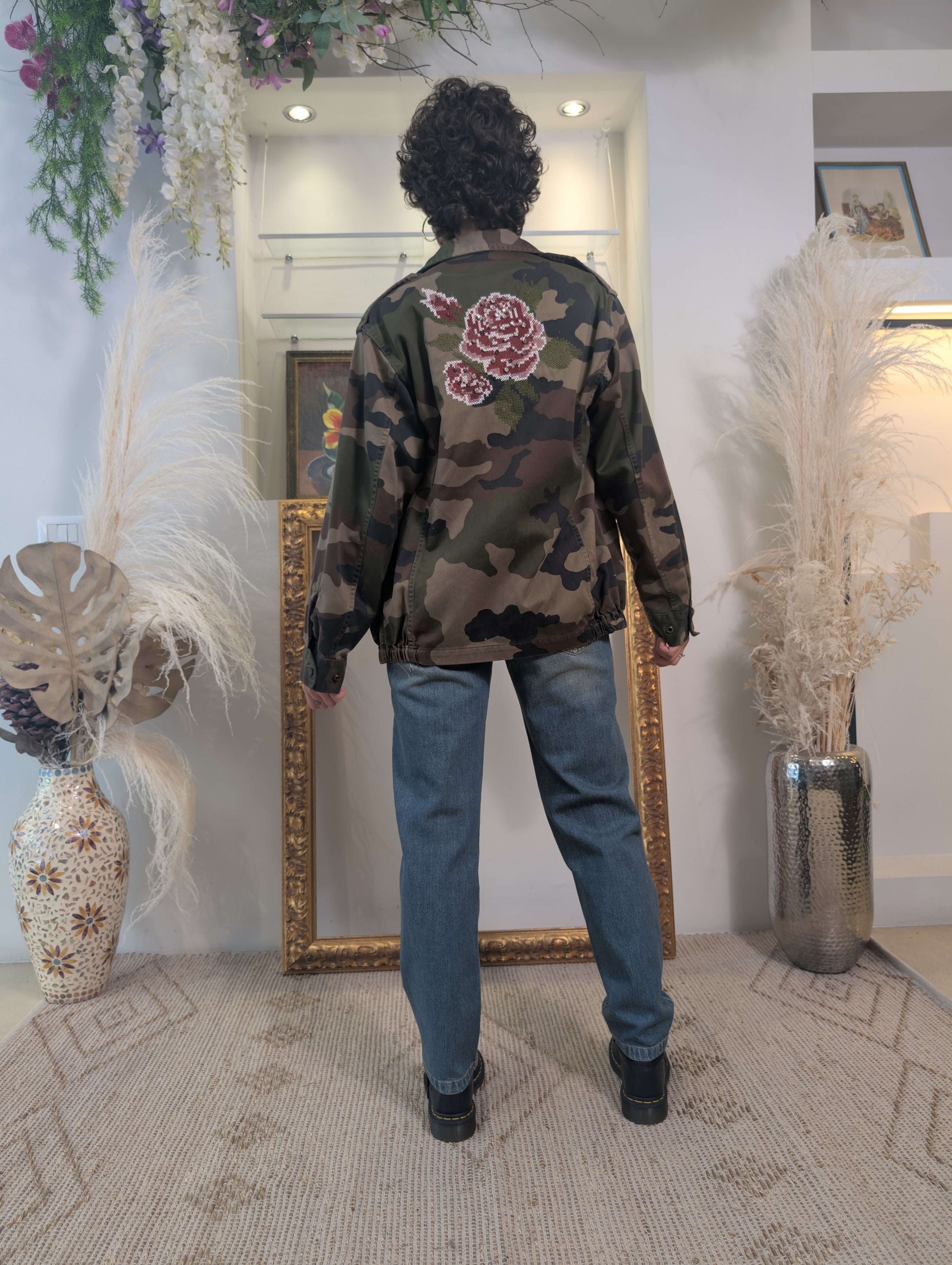 Sahariana camouflage vintage con ricami e strass - TENSIONE IN