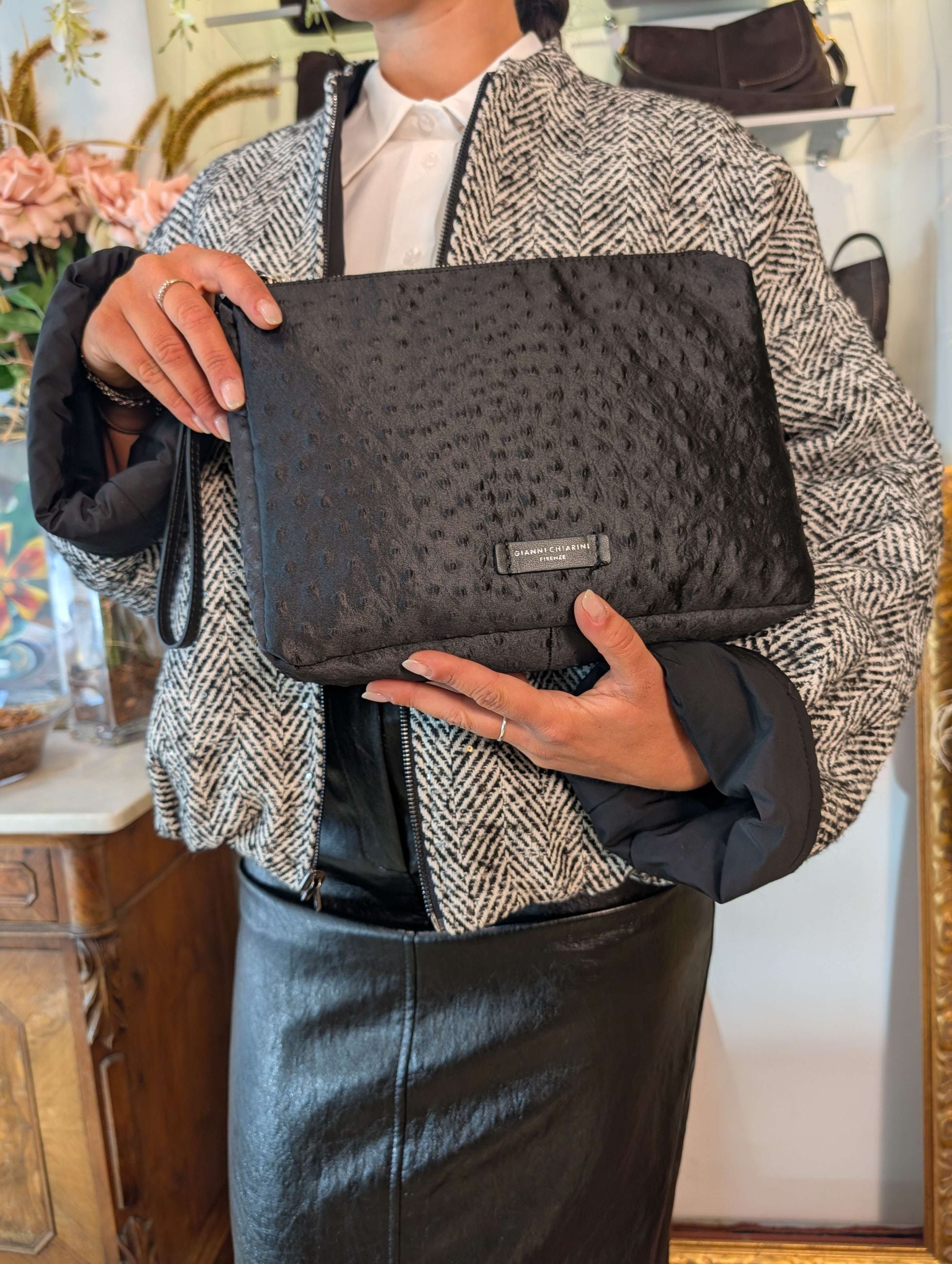 NORA POUCH - GIANNI CHIARINI