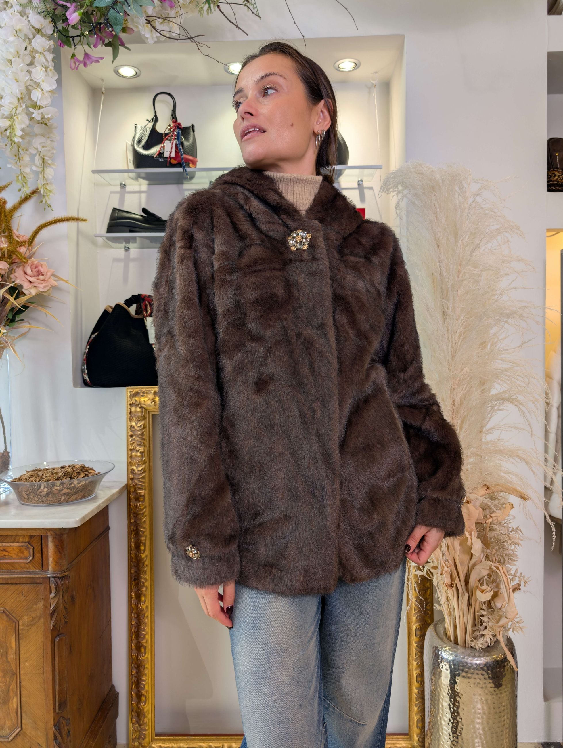 Pelliccia - LOLA by Sandro Ferrone