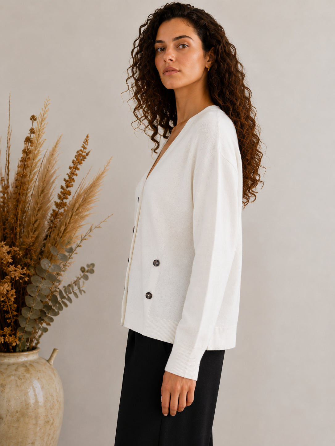 Cardigan pura lana abbottonatura asimmetrica - TENSIONE IN