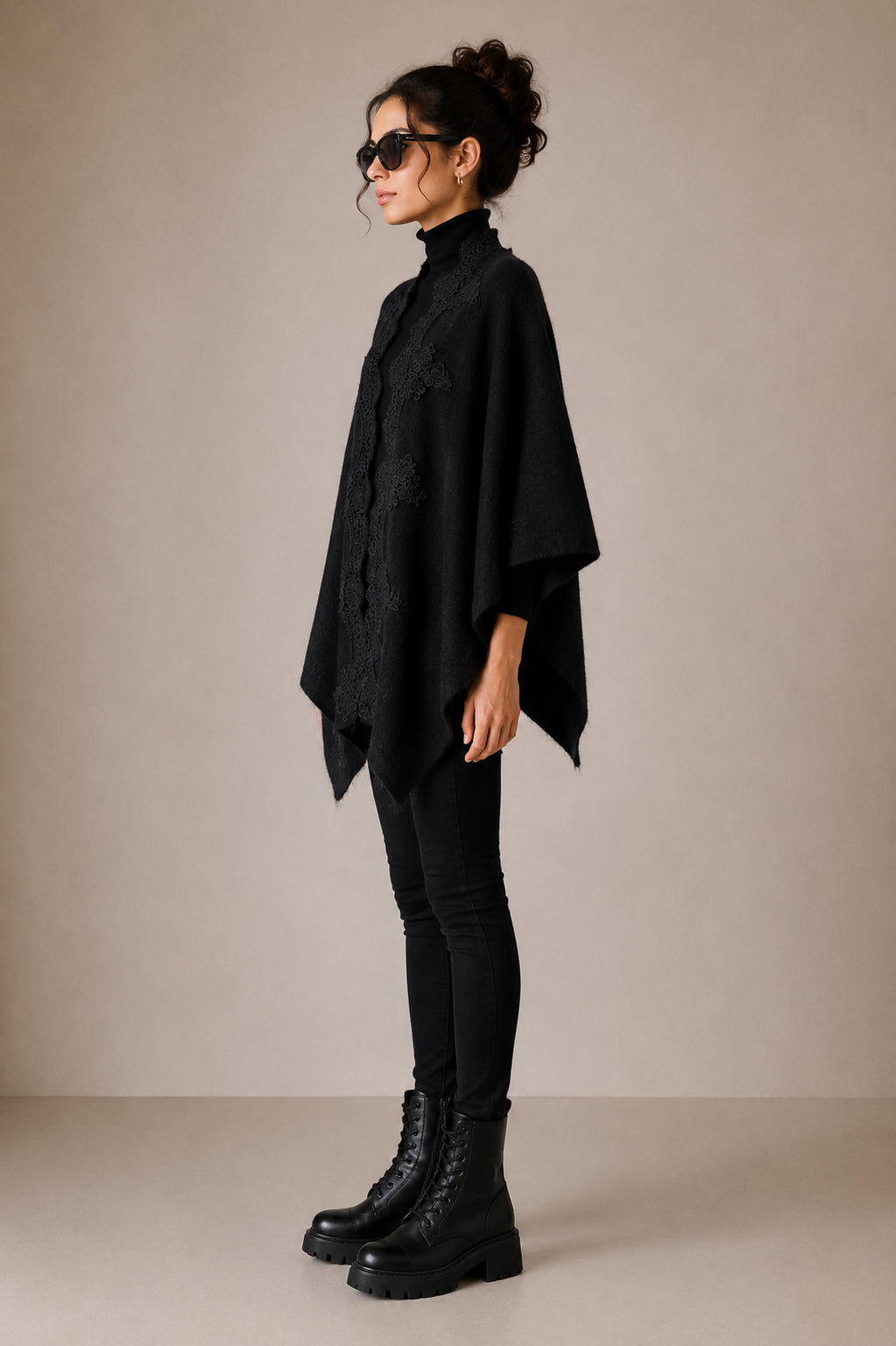 Cardigan over con applicazione in pizzo - LOLA by Sandro Ferrone