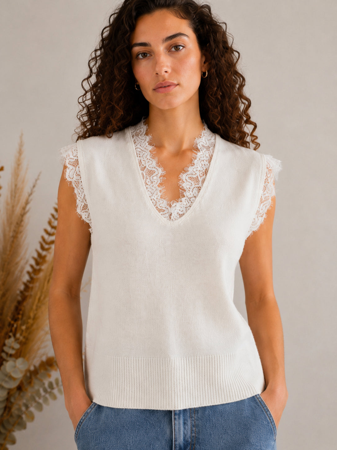Gilet in pura lana con pizzo - TENSIONE IN